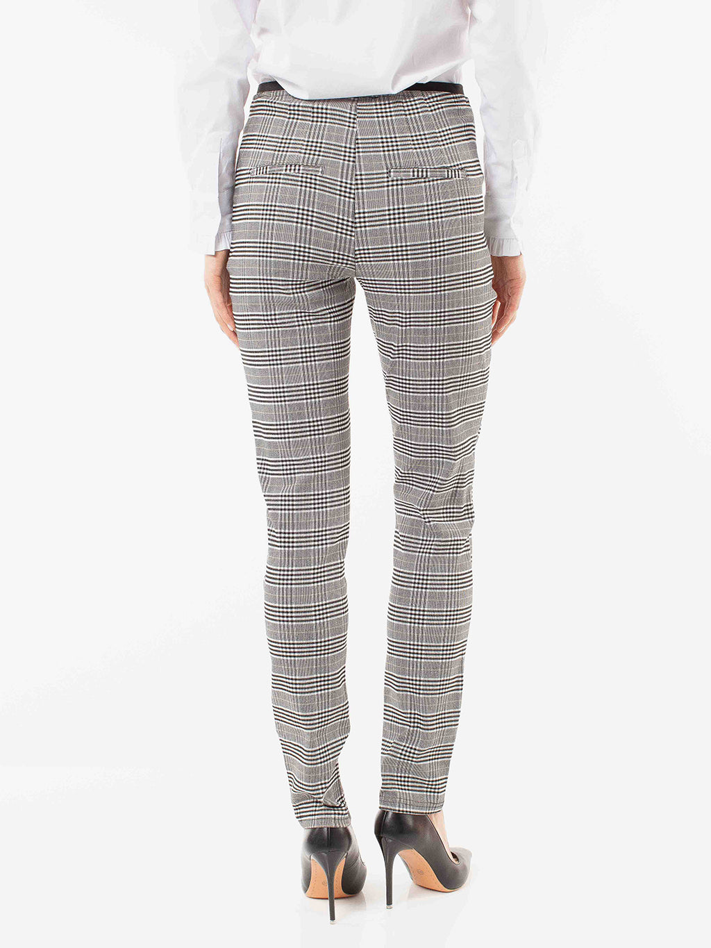 Narrow fitted pull-on pant