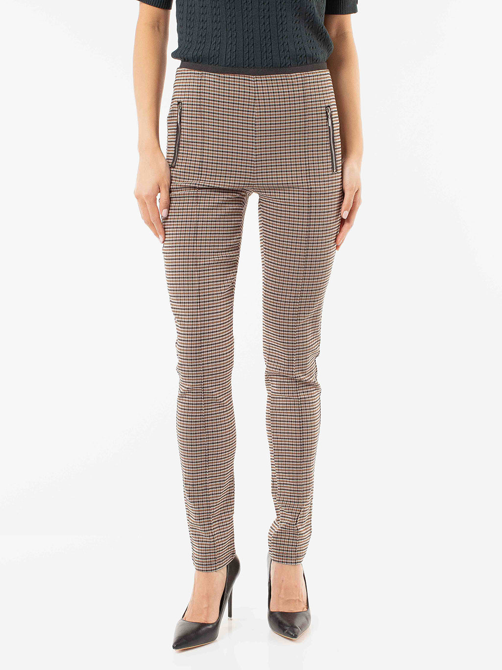 Narrow fitted pull-on pant