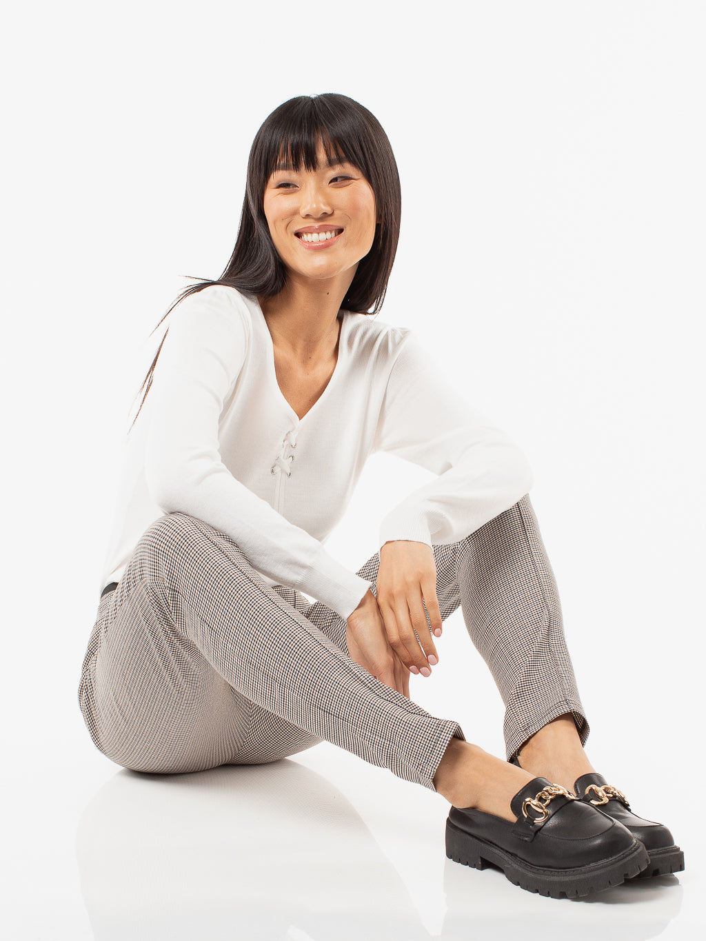 Narrow fitted pull-on pant