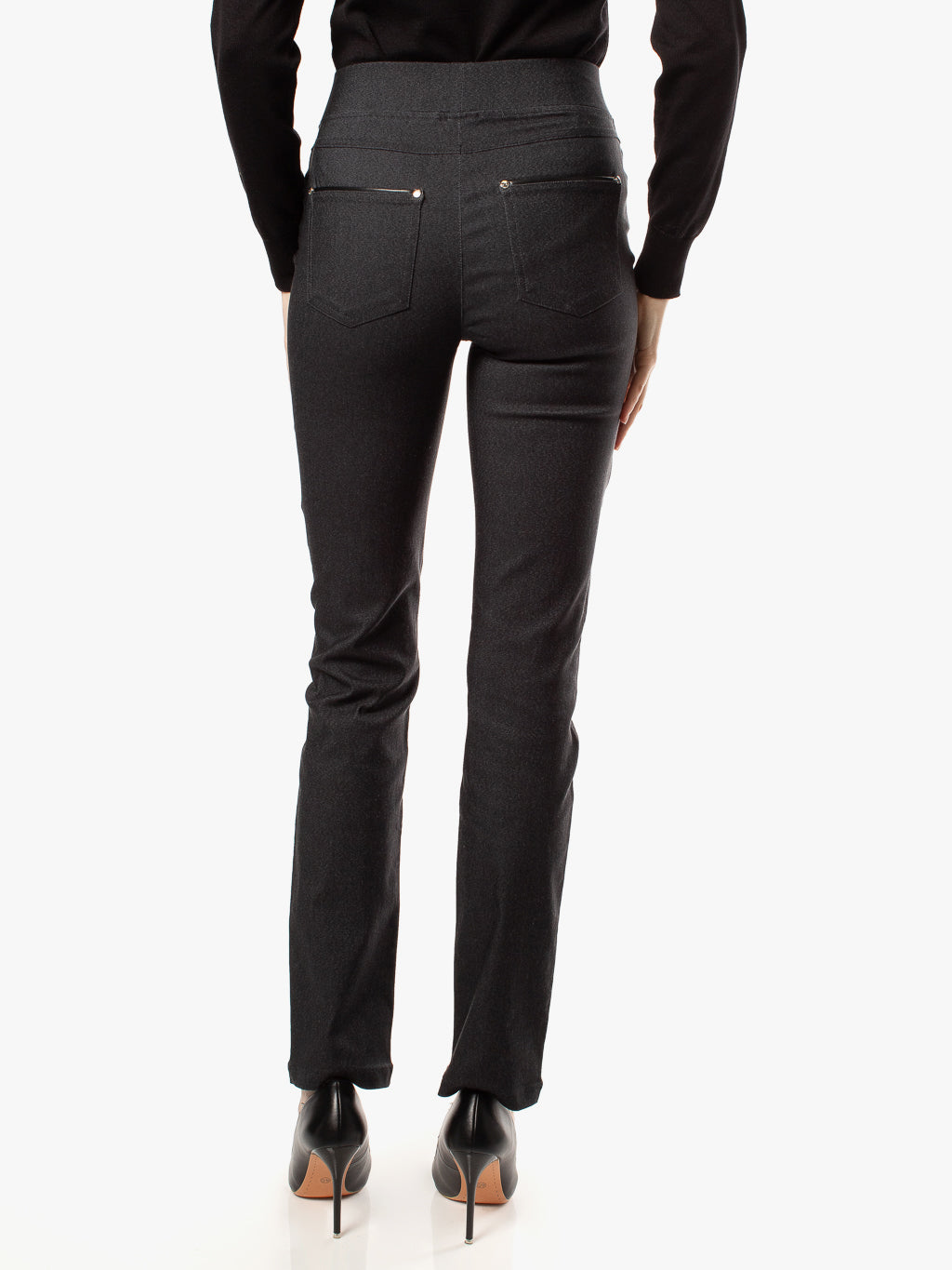 Narrow fitted pull-on pant
