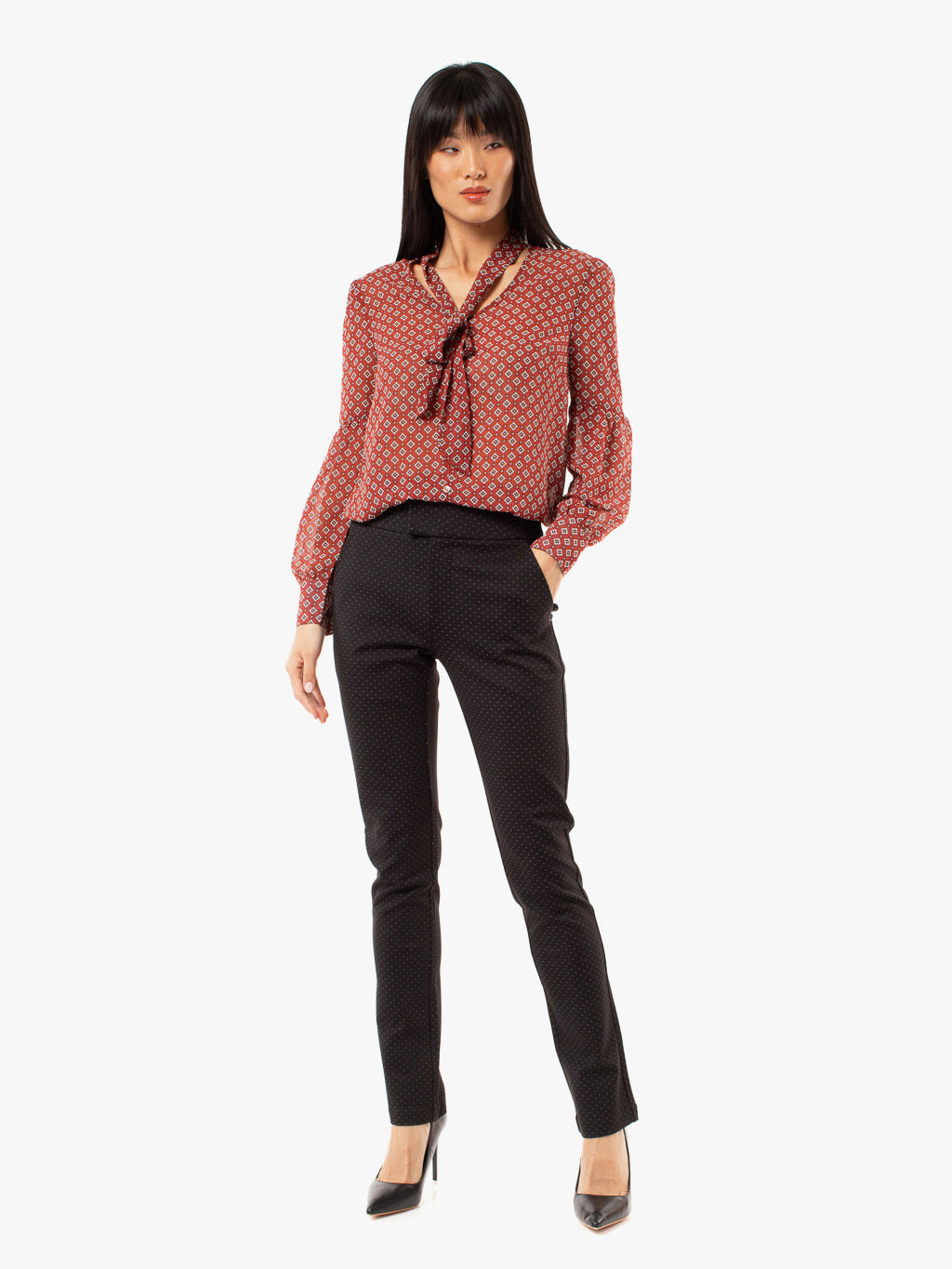 Long-sleeve fitted blouse