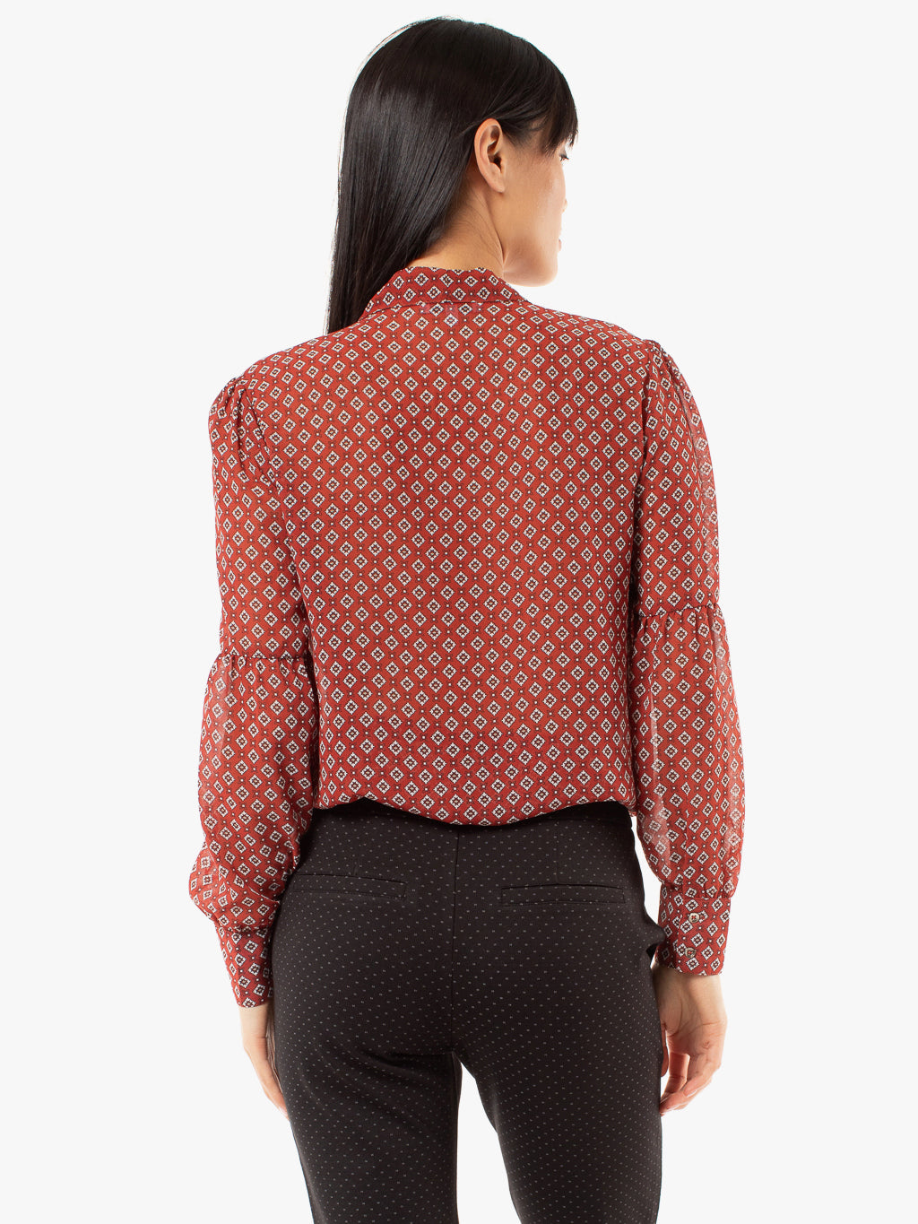 Long-sleeve fitted blouse
