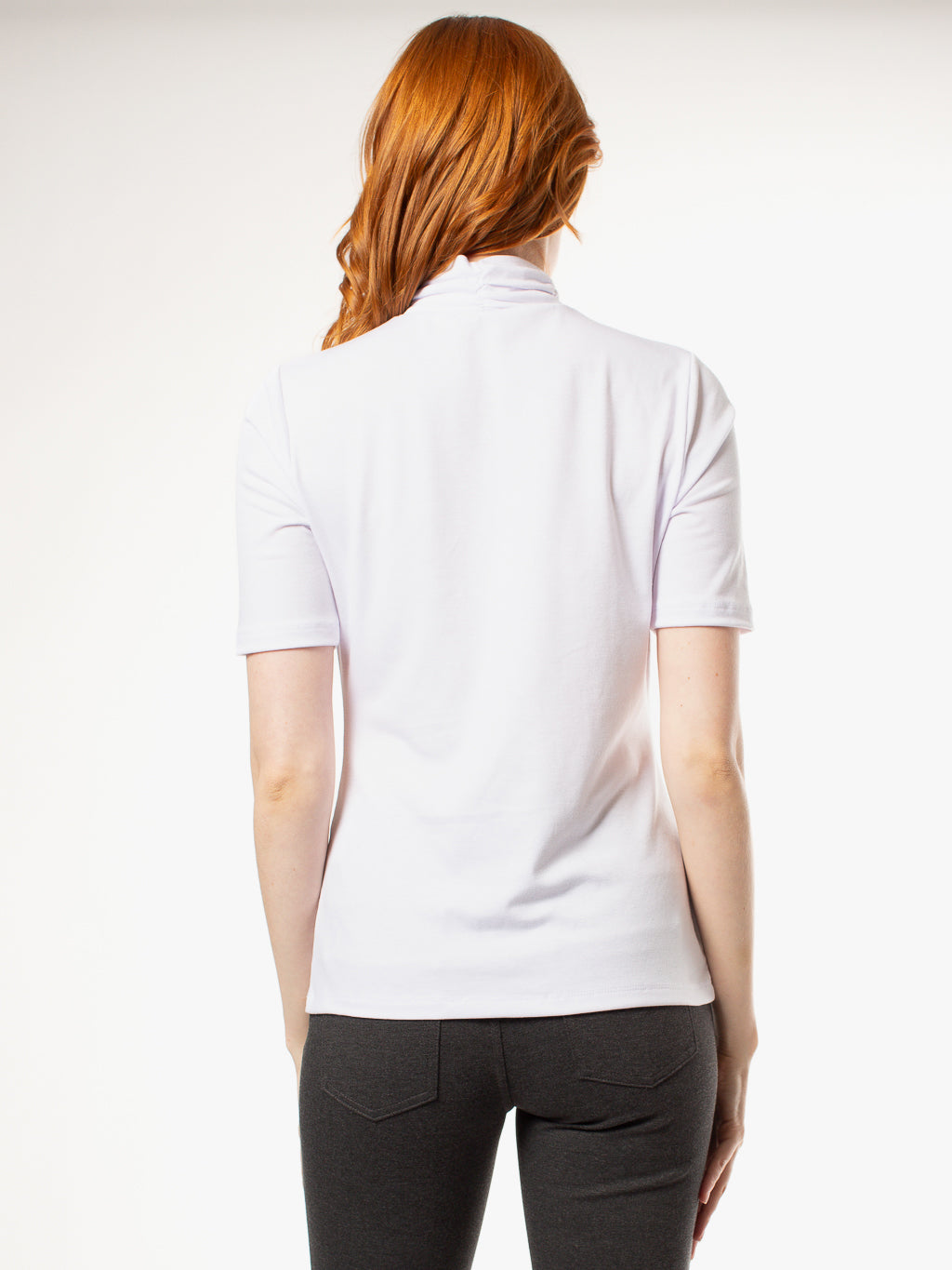T-shirt à col roulé avec détails plissés