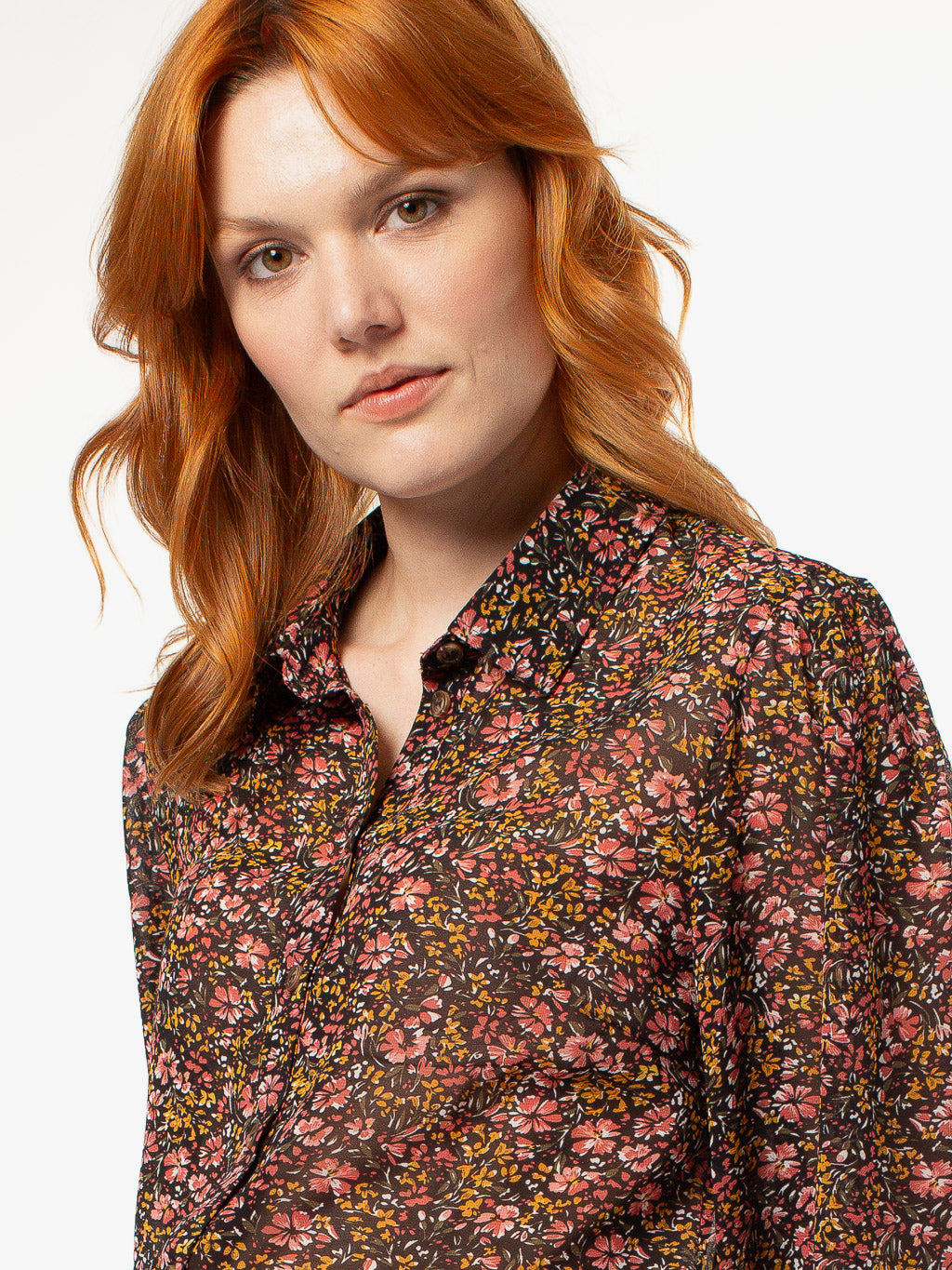 Blouse ajustée à manches longues avec boutons