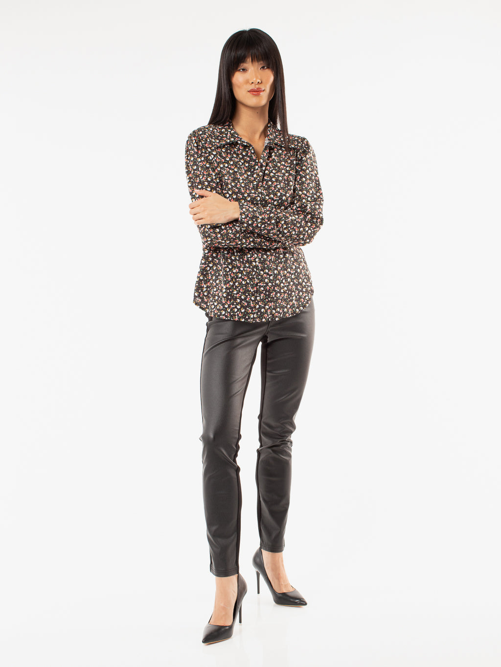 Long-sleeve fitted blouse with buttons