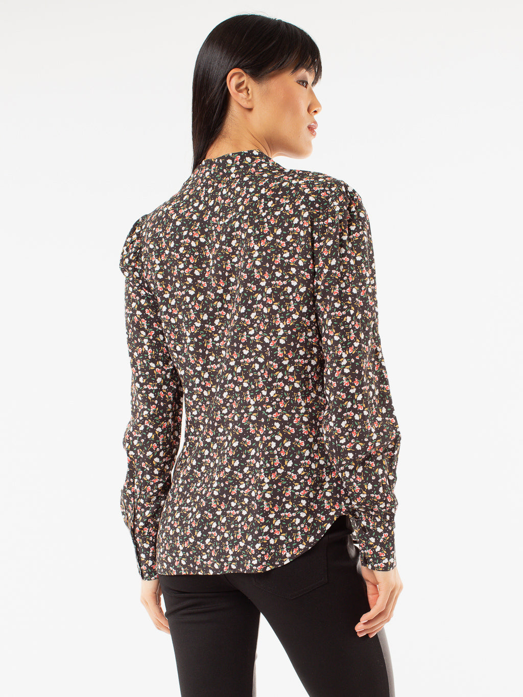 Long-sleeve fitted blouse with buttons