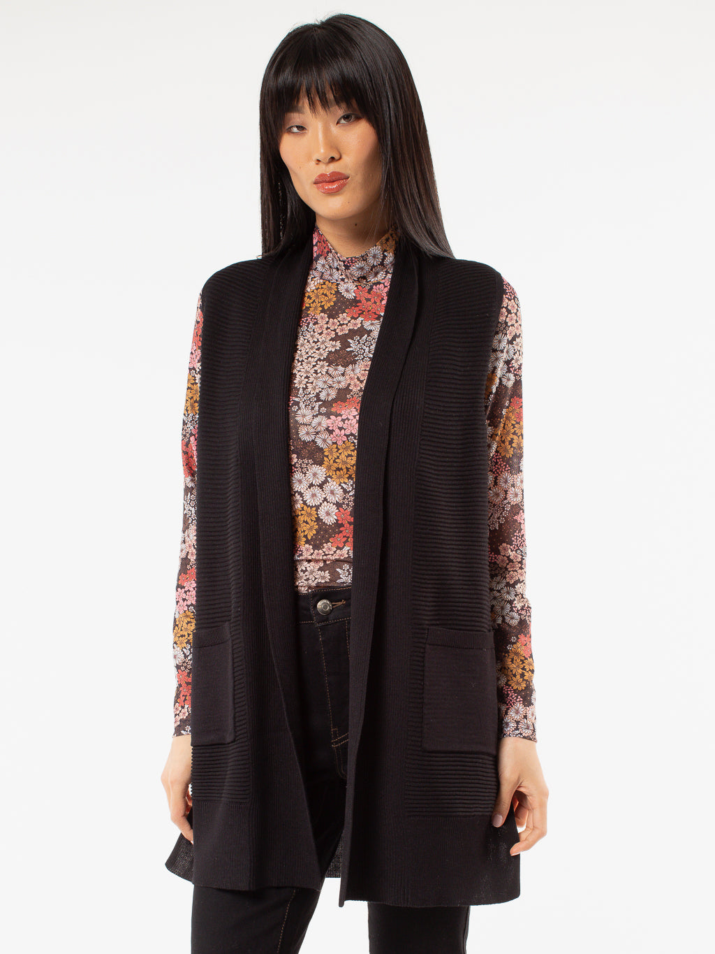 Sleeveless fitted knit cardigan