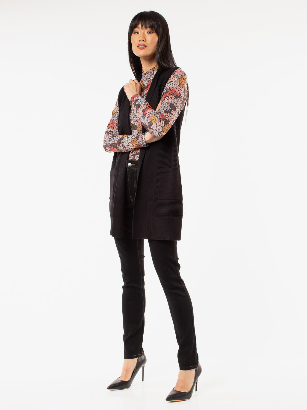 Sleeveless fitted knit cardigan
