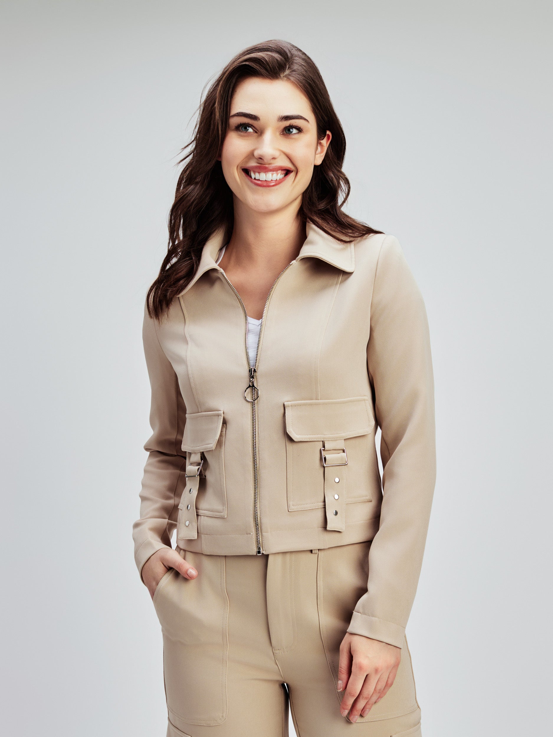 Long-sleeve semi-fitted vest