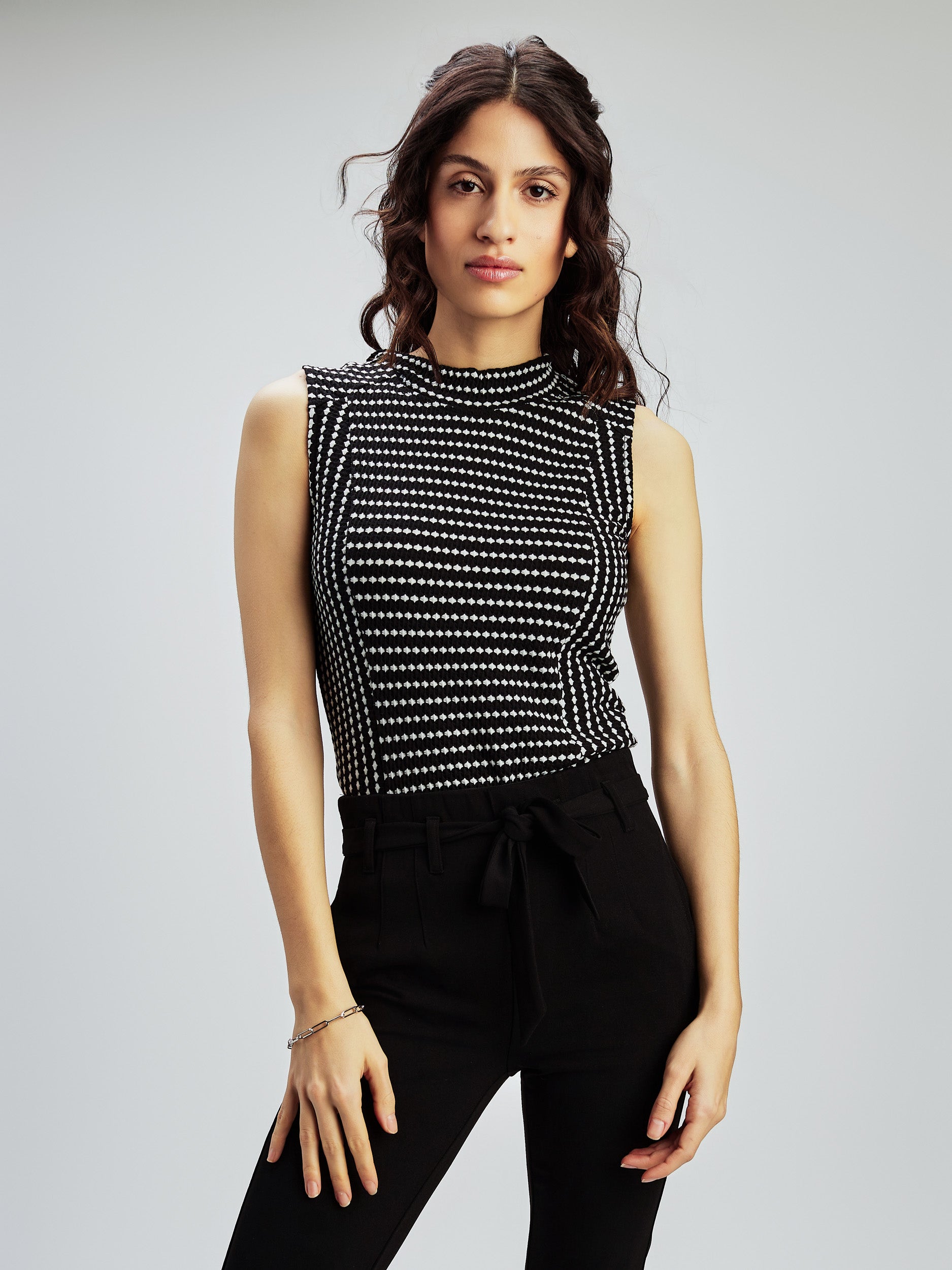 Camisole Noire Satinée Taille S - Bretelles Ajustables, Top D'occasion Très Bon état