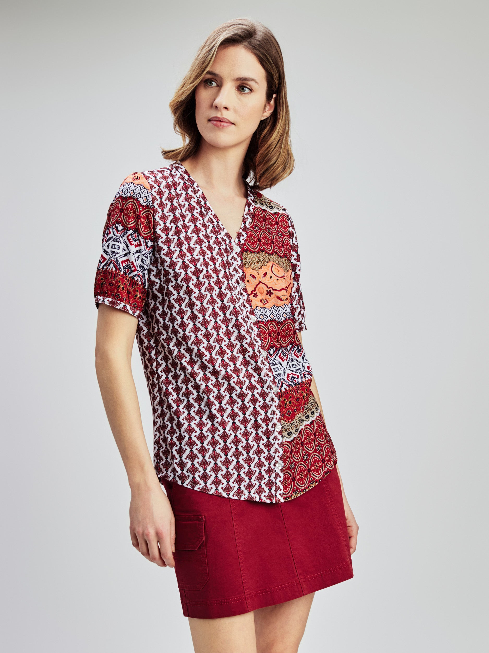 3/4-sleeve loose blouse with buttons