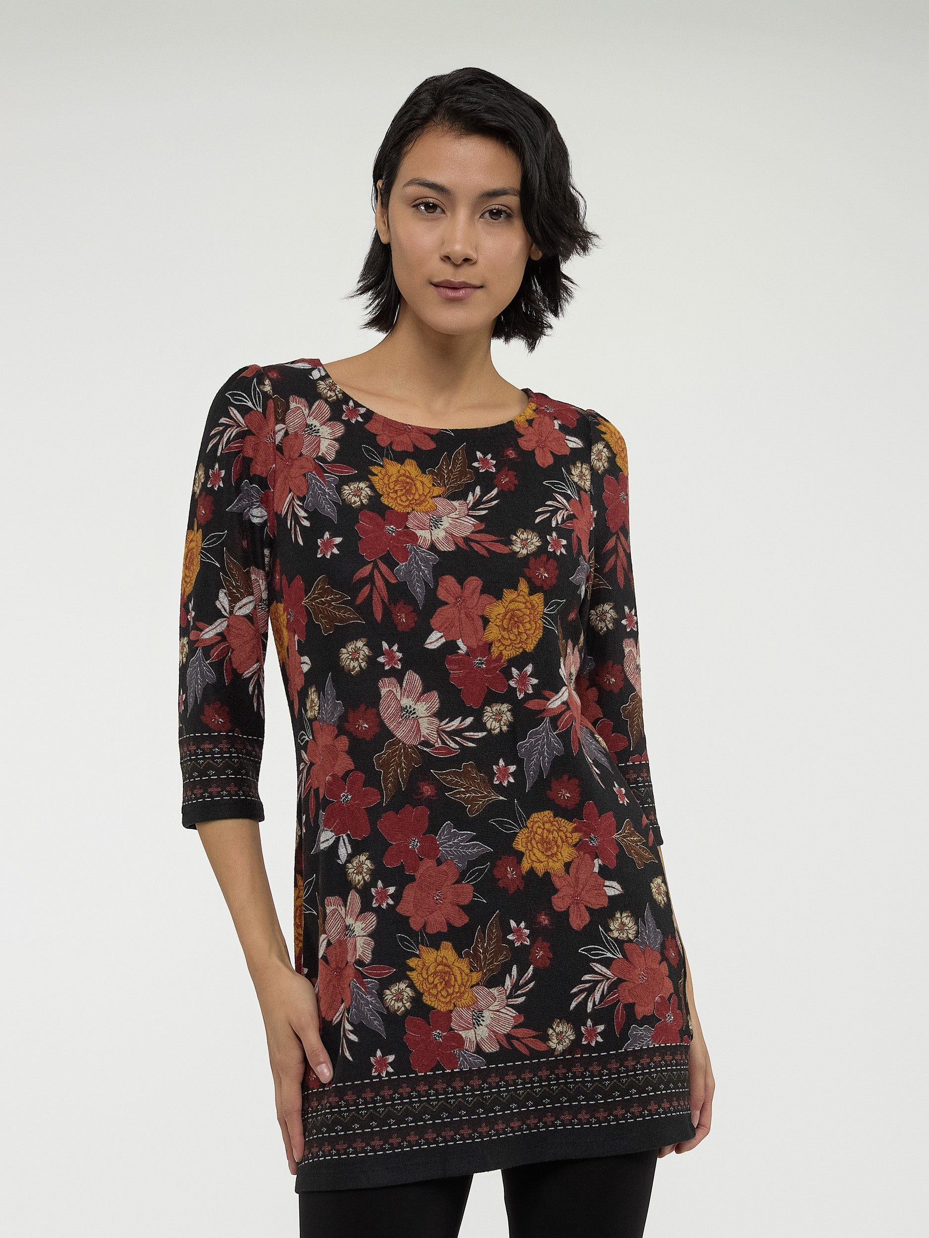 3/4-sleeve semi-fitted tunic