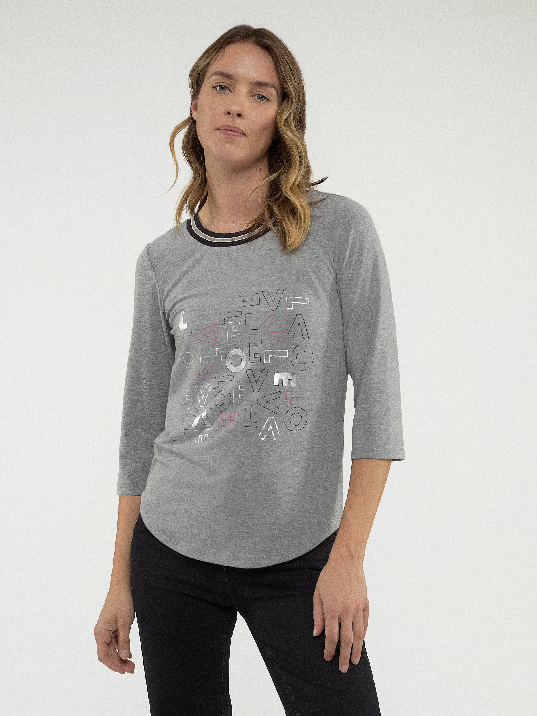 3/4-sleeve semi-fitted t-shirt