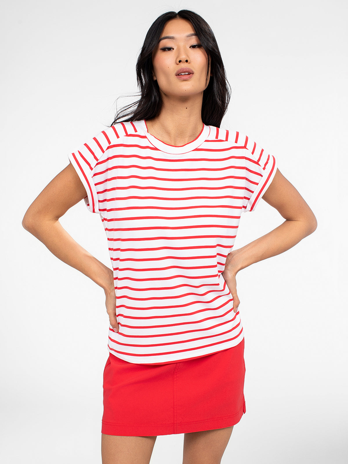 Short-sleeve semi-fitted t-shirt