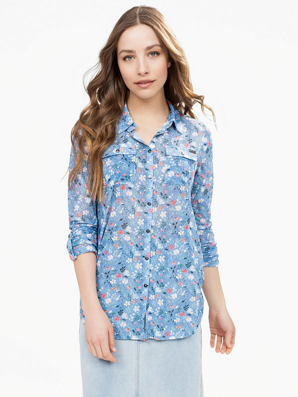 Long-sleeve semi-fitted blouse with buttons