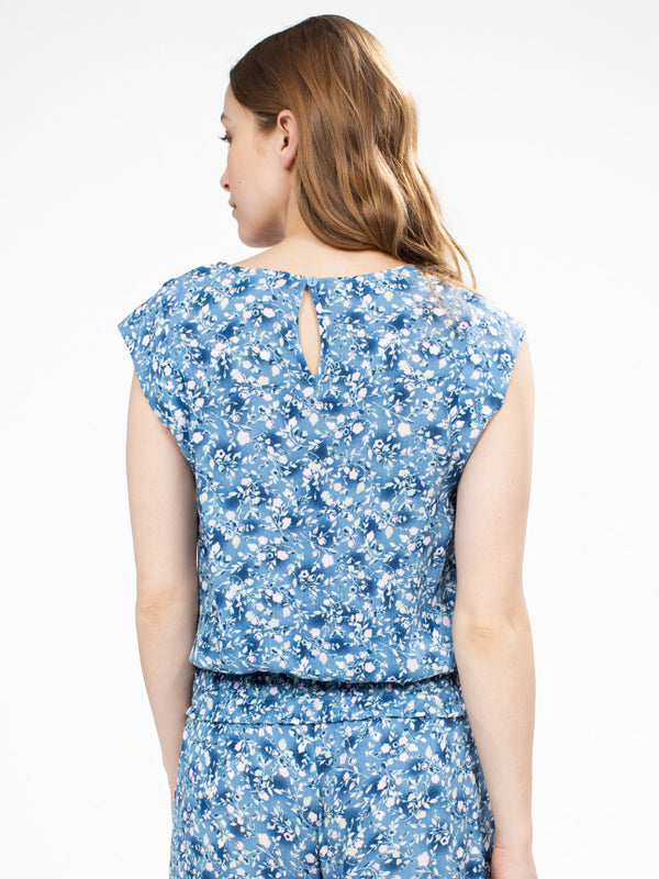 Semi-fitted tank top