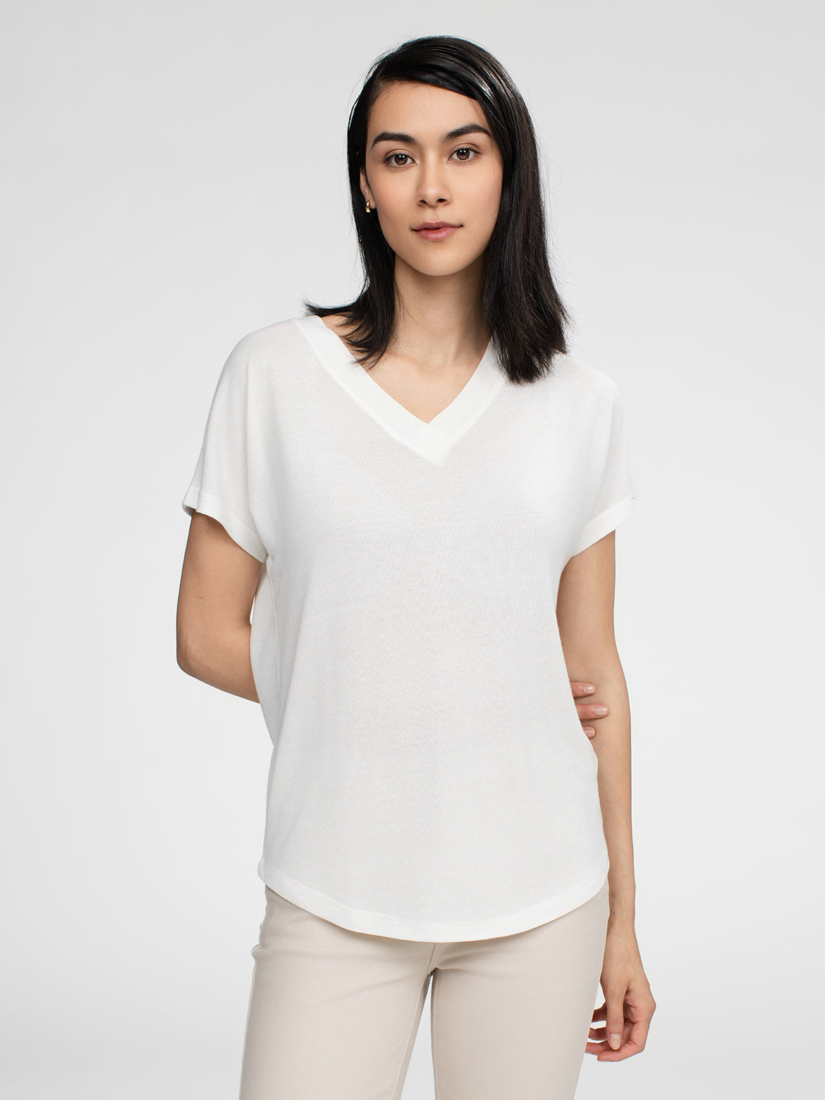 Short-sleeve semi-fitted t-shirt