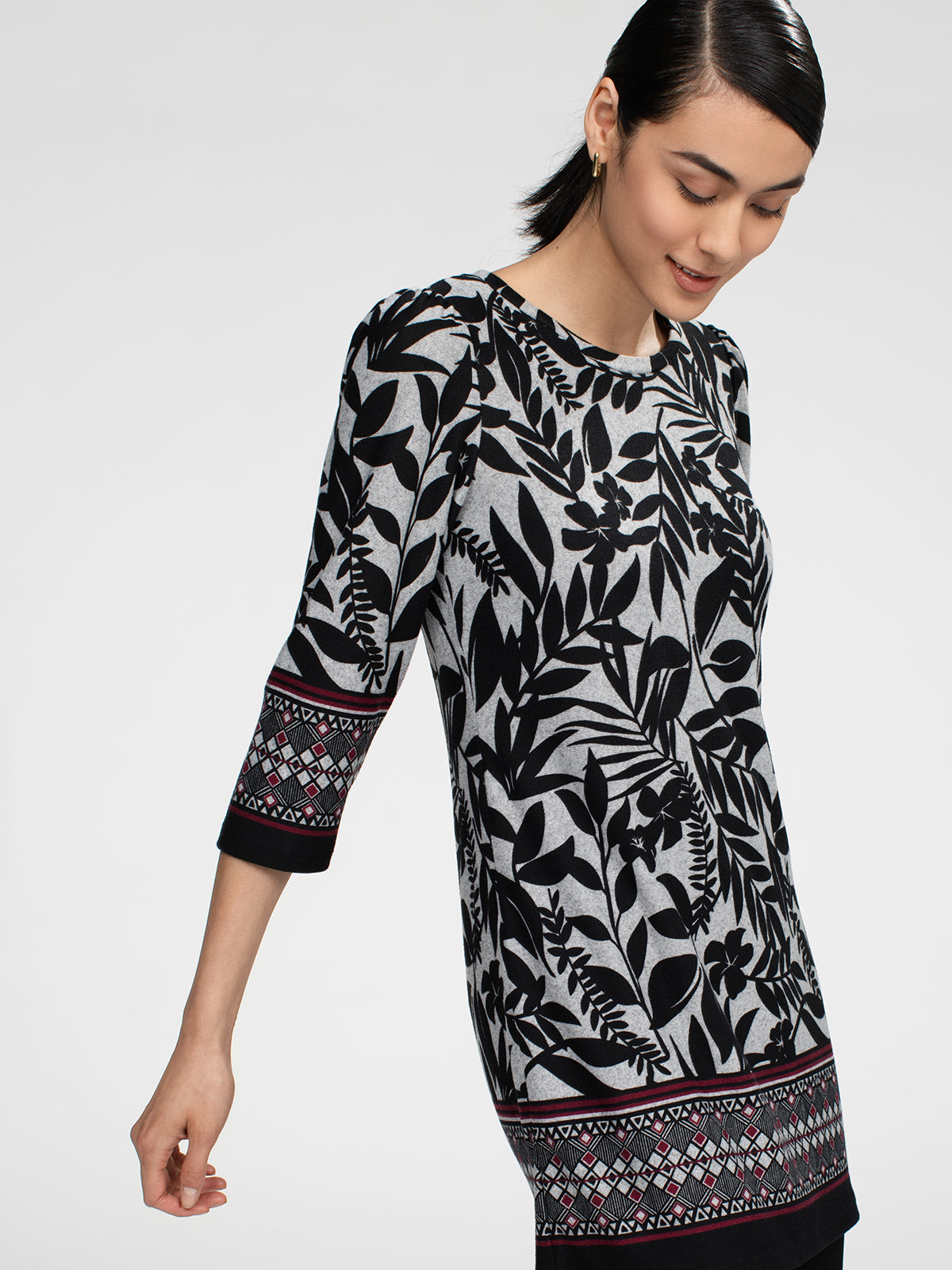 3/4-sleeve semi-fitted tunic