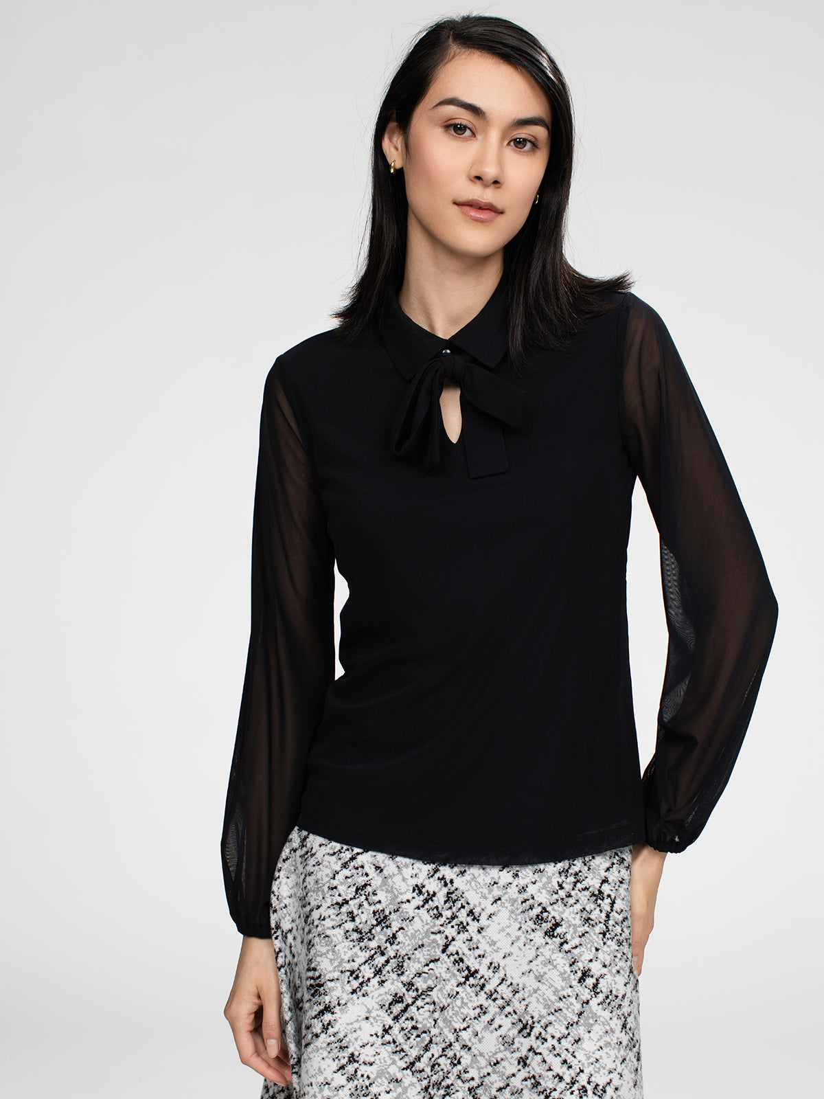 Long-sleeve semi-fitted t-shirt