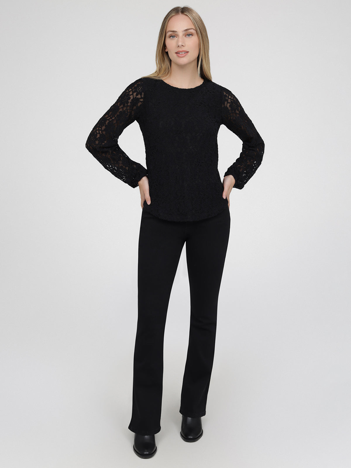 Long-sleeve semi-fitted t-shirt