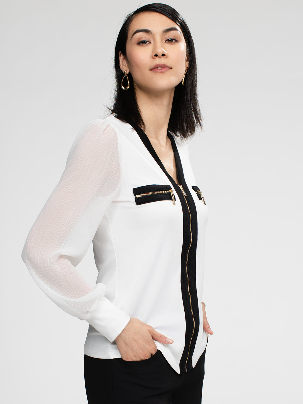 Long-sleeve semi-fitted blouse with buttons
