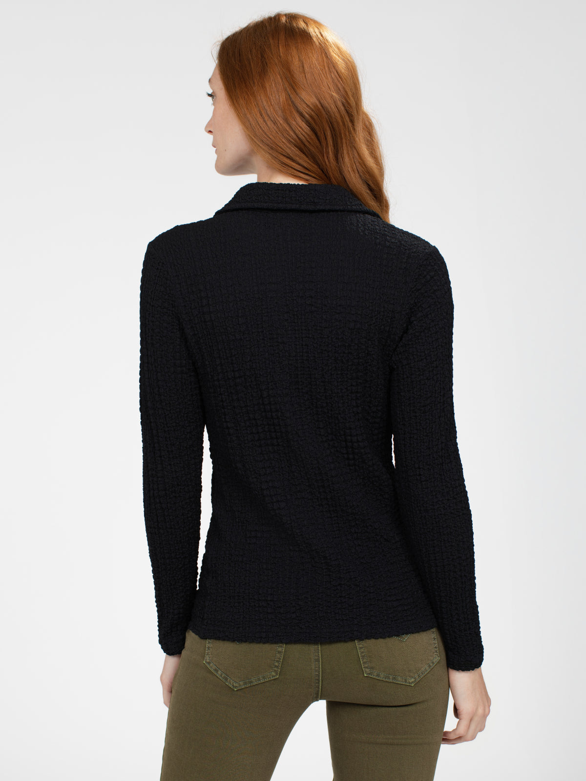 Long-sleeve semi-fitted blouse with buttons