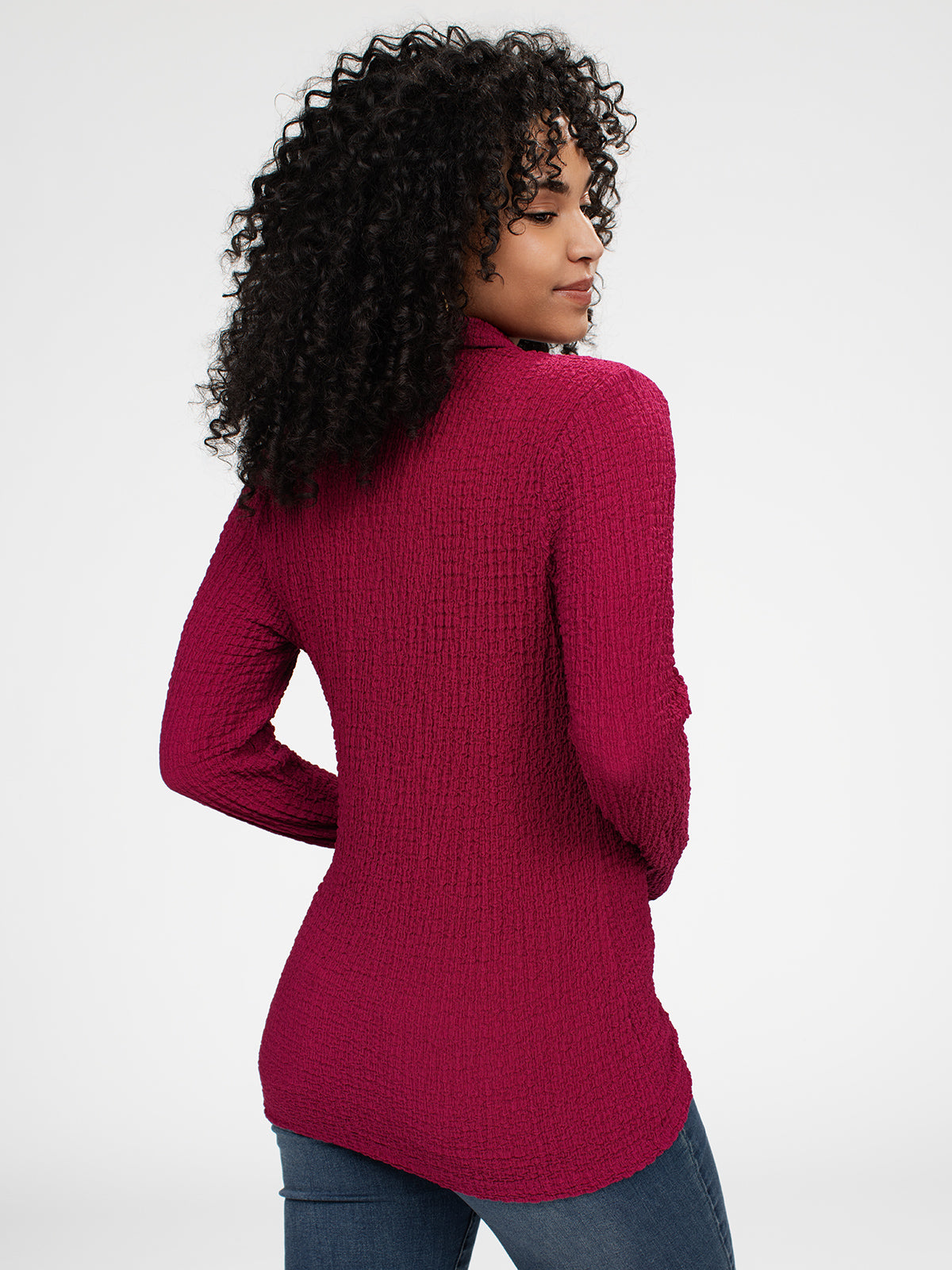 Long-sleeve semi-fitted blouse with buttons