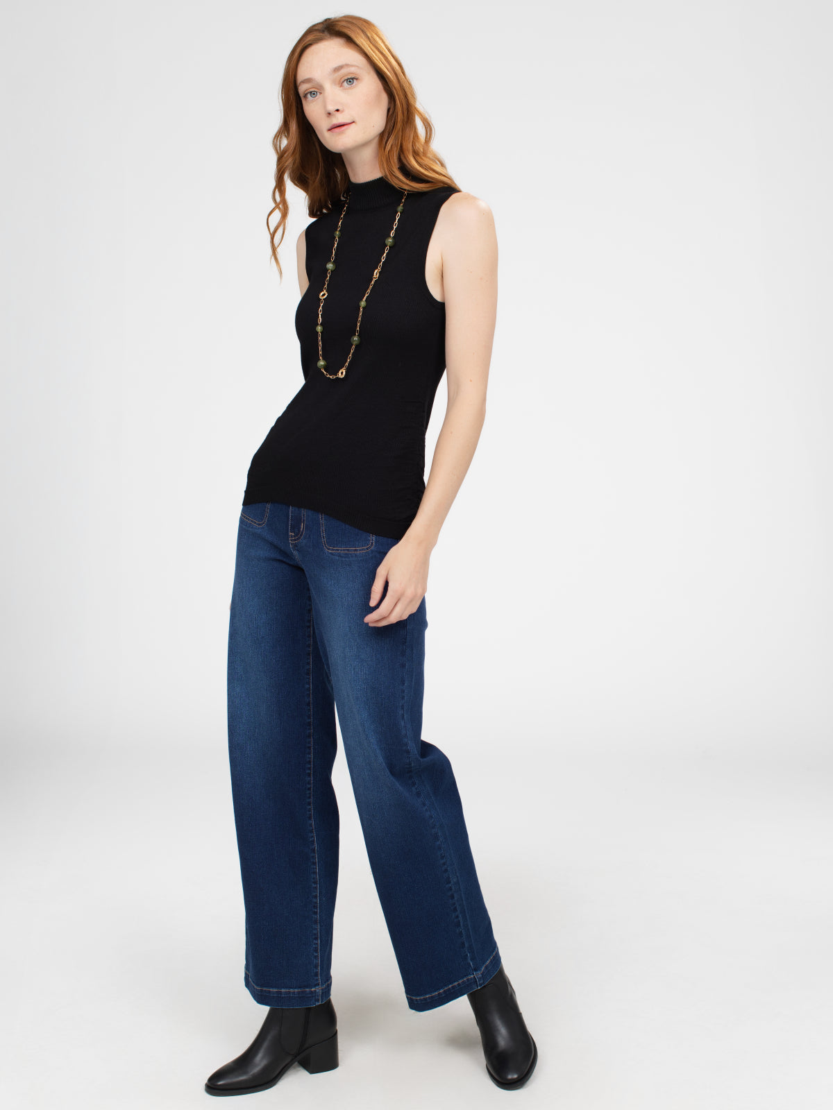 Sleeveless fitted pullover sweater