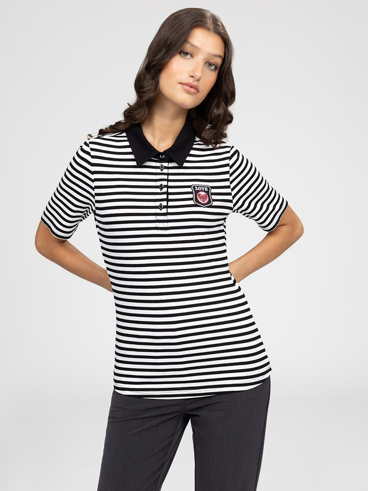 T-shirt semi-ajusté à manches courtes
