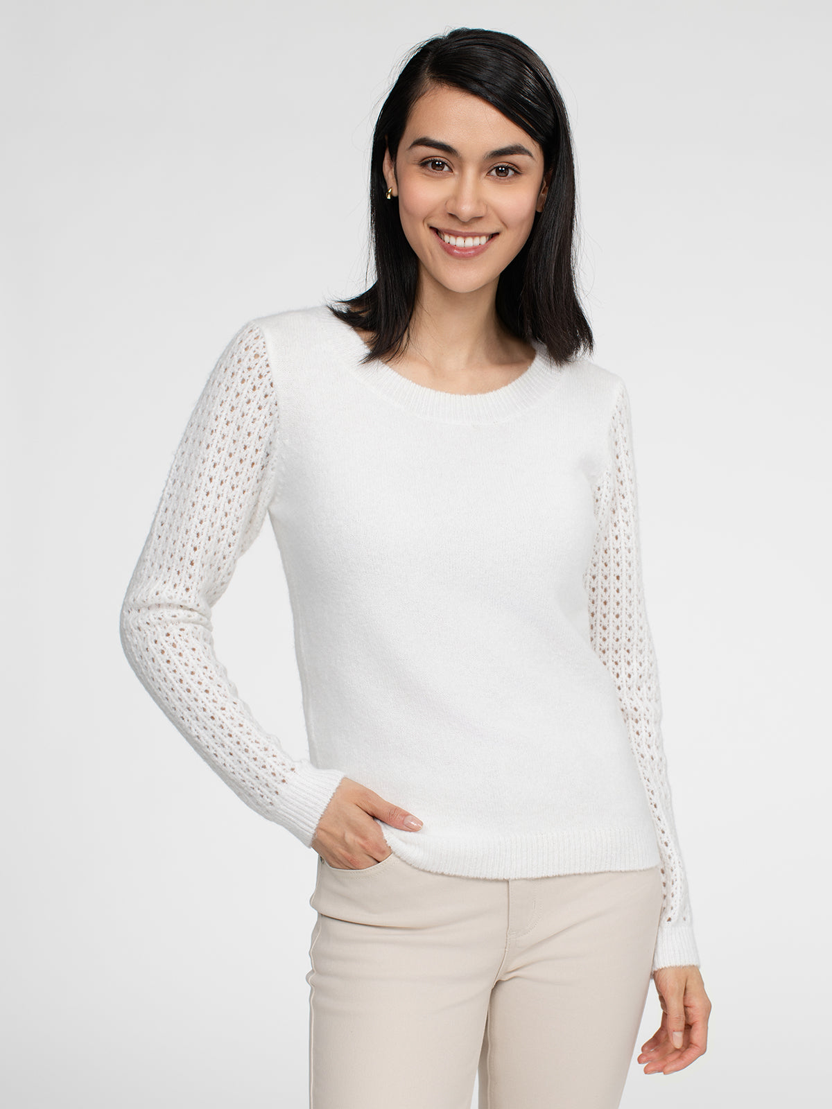 Long-sleeve semi-fitted pullover sweater