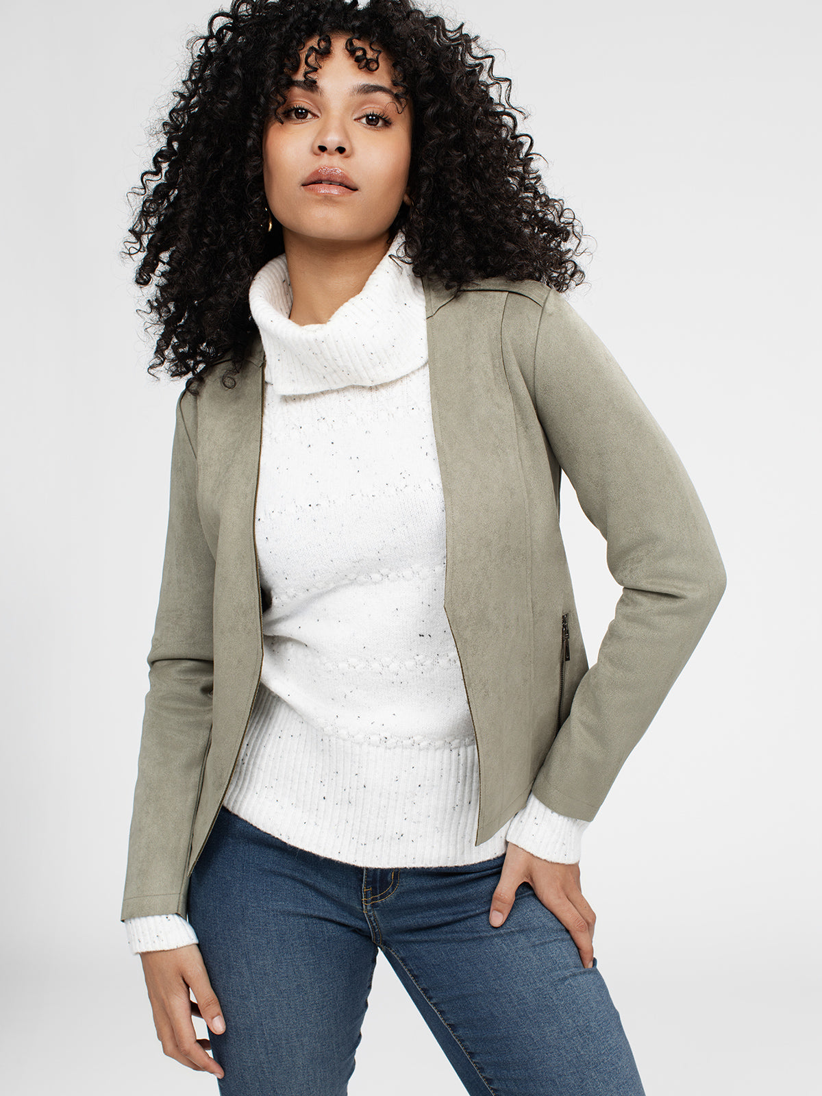 Long-sleeve knit semi-fitted vest