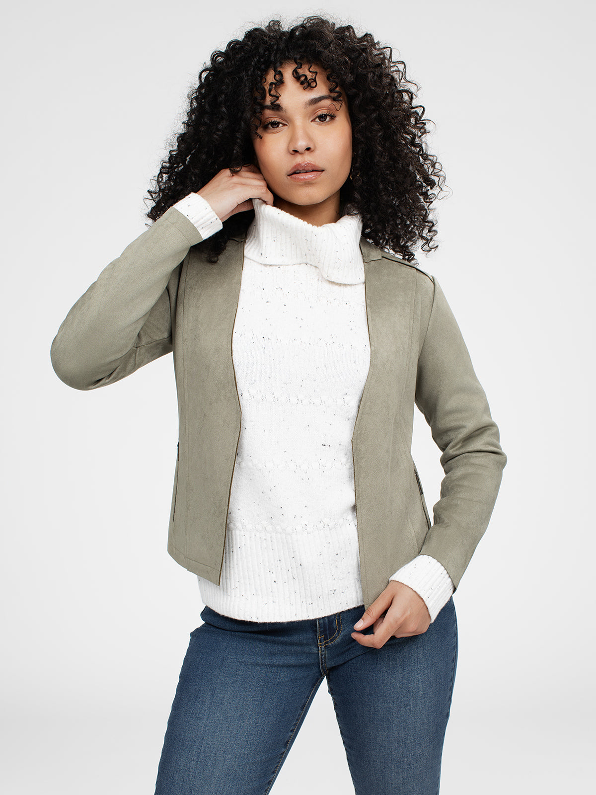 Long-sleeve knit semi-fitted vest