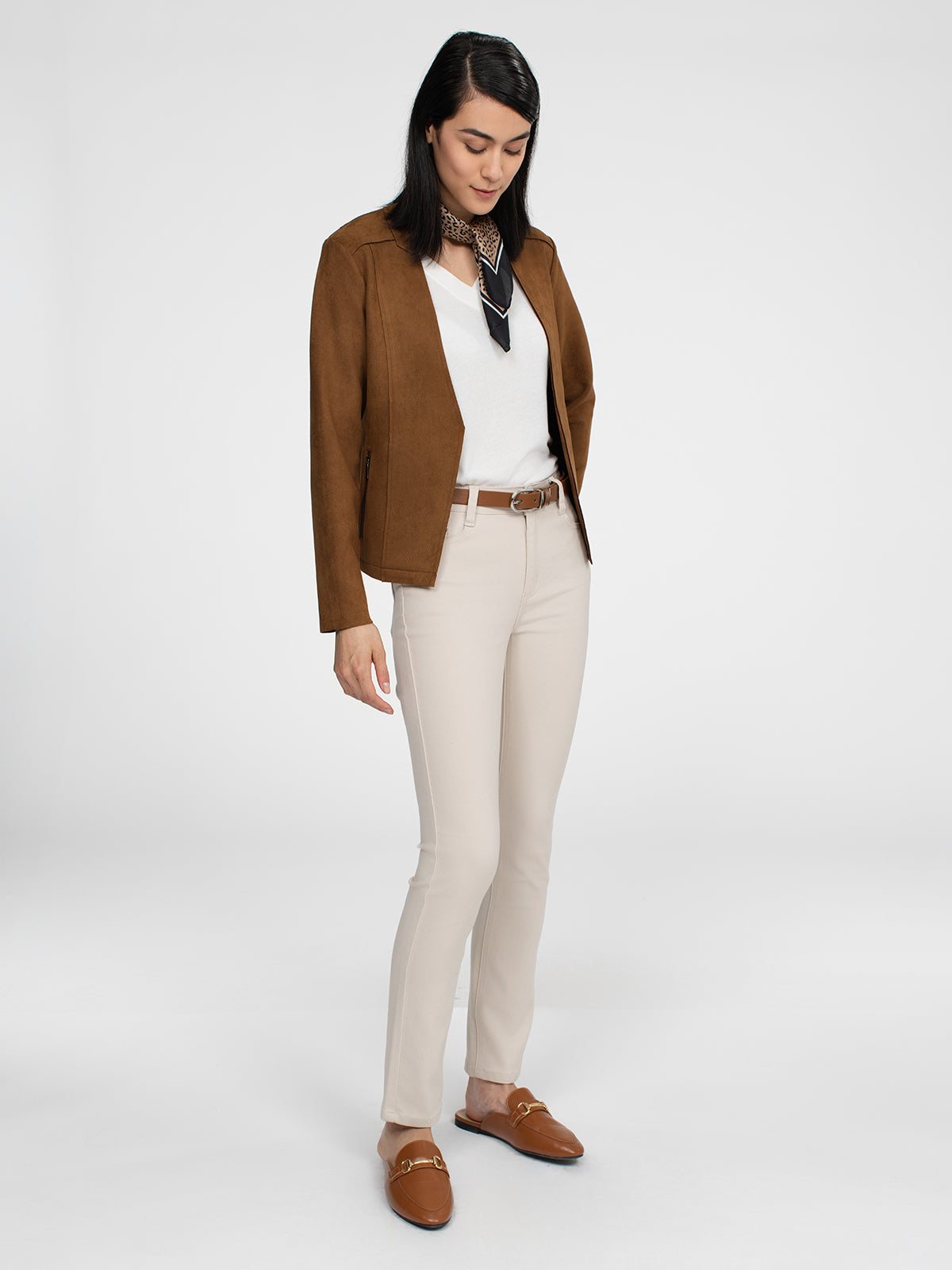 Long-sleeve knit semi-fitted vest