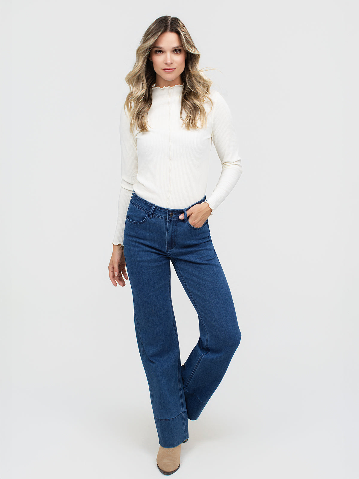 Jean large semi-ajusté