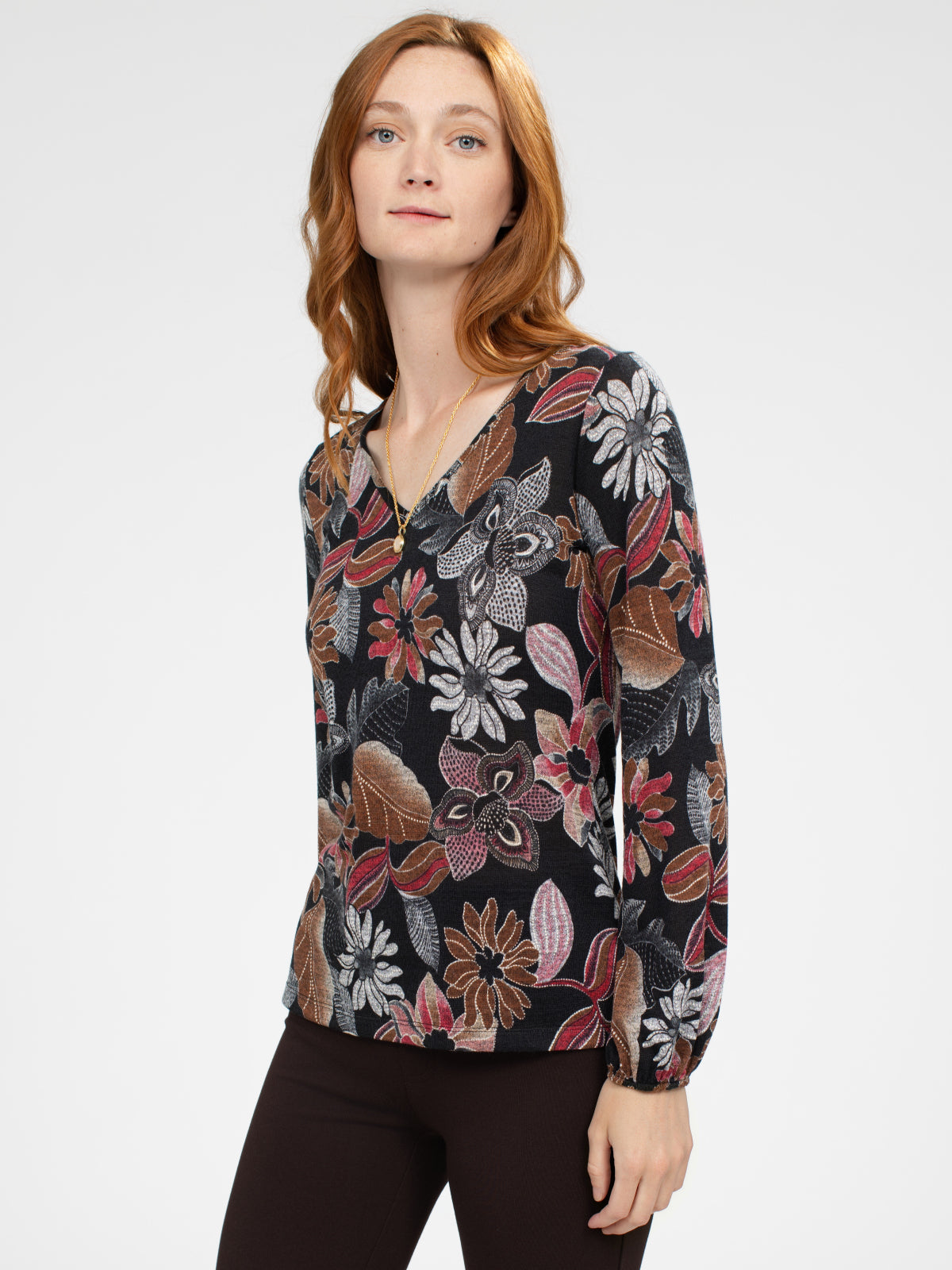 Long-sleeve semi-fitted t-shirt