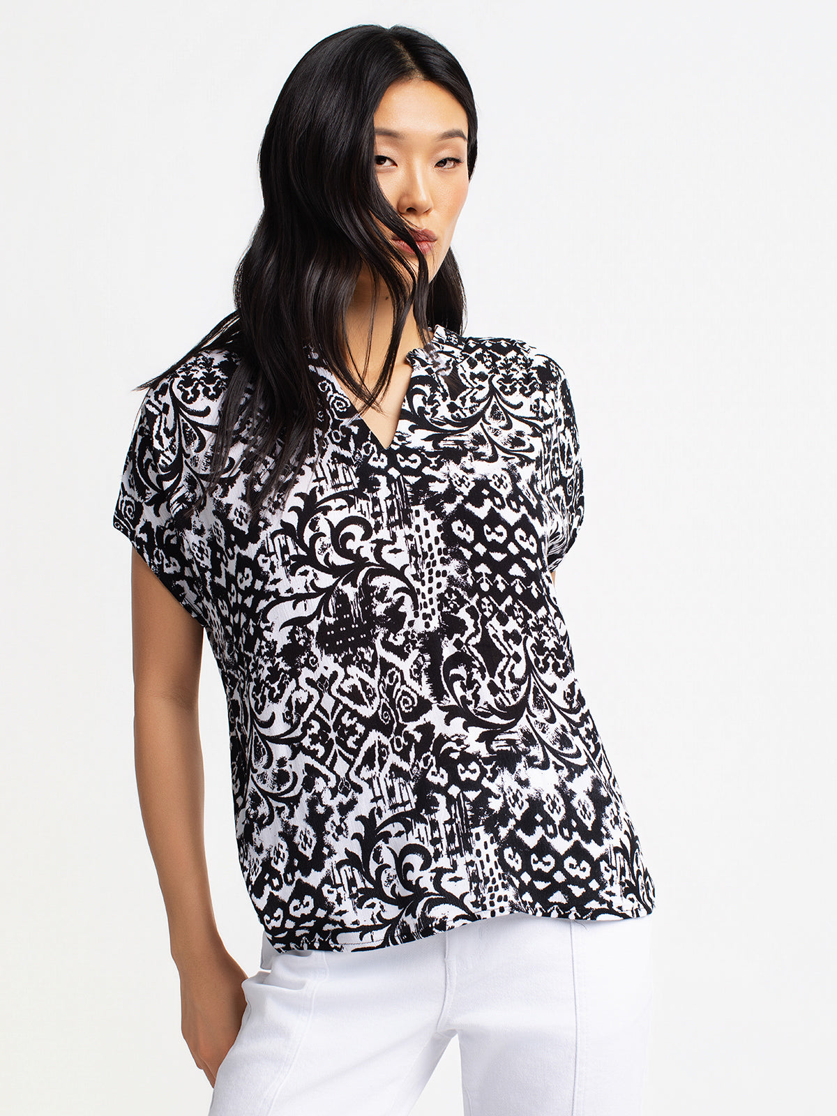 Short-sleeve loose blouse