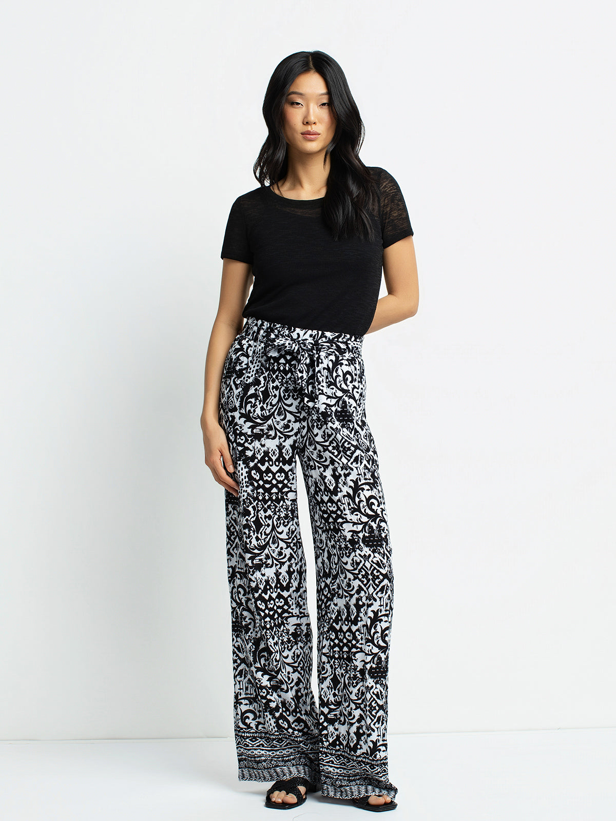 Wide-leg casual pull-on pant