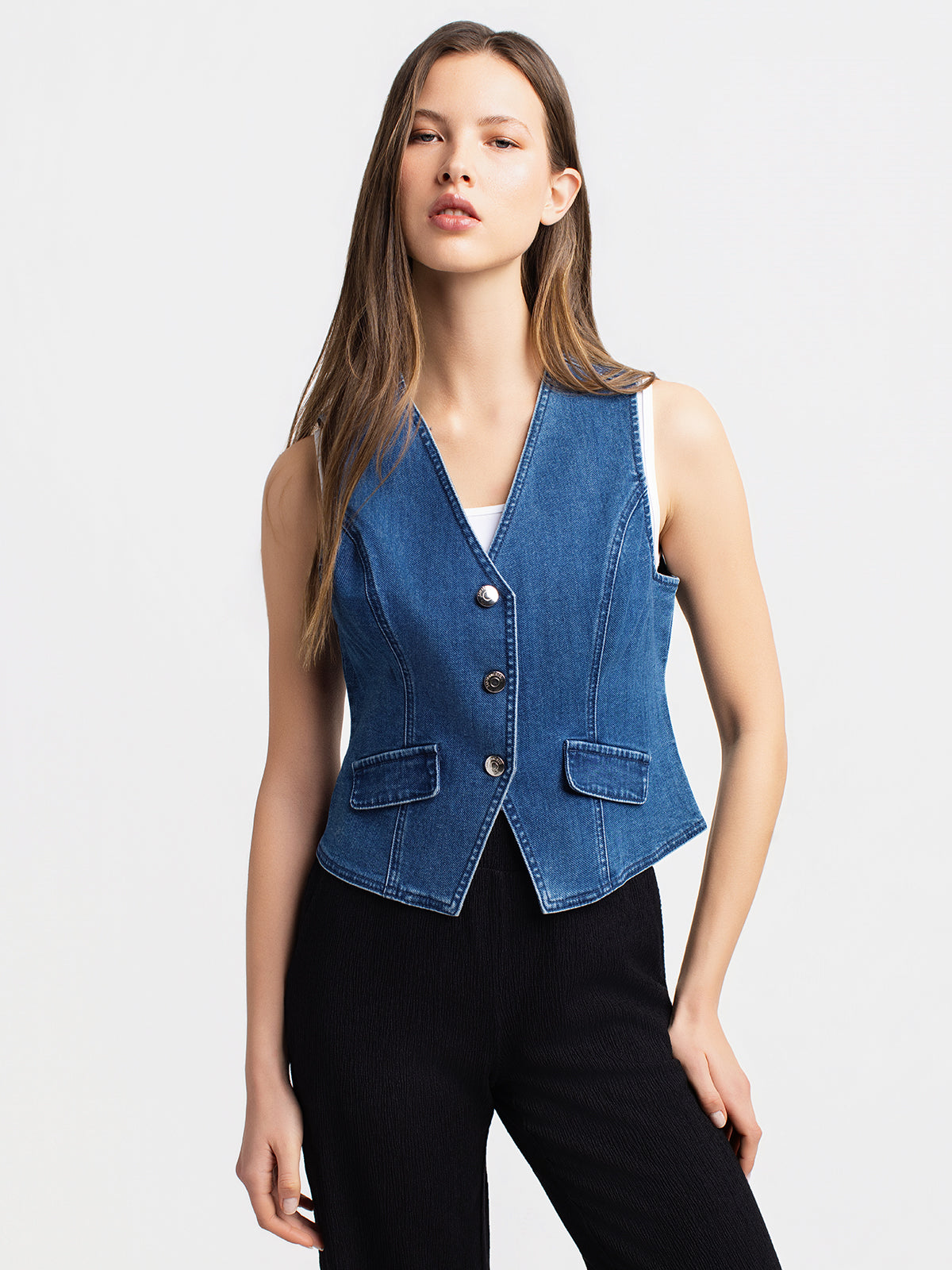 Sleeveless denim jacket