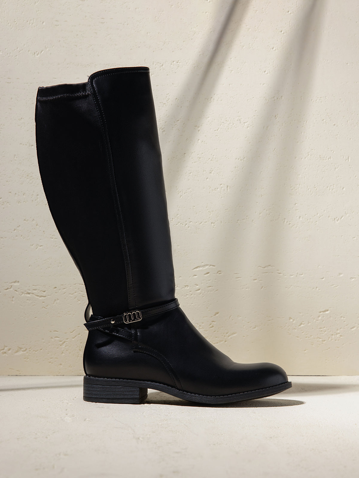 Heeled boots