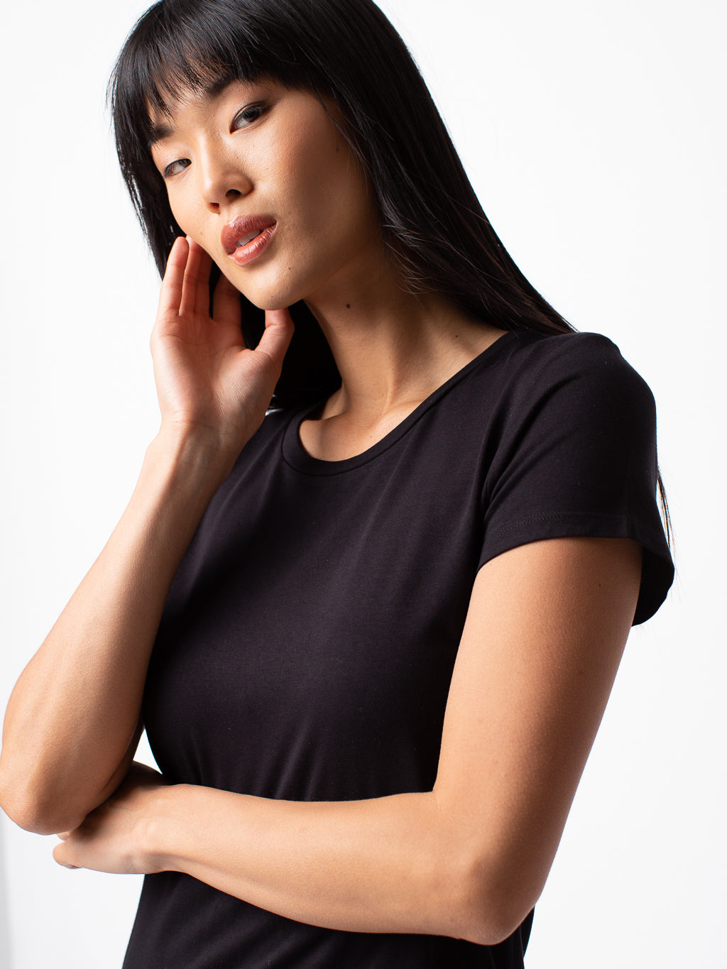 Short-sleeve semi-fitted t-shirt