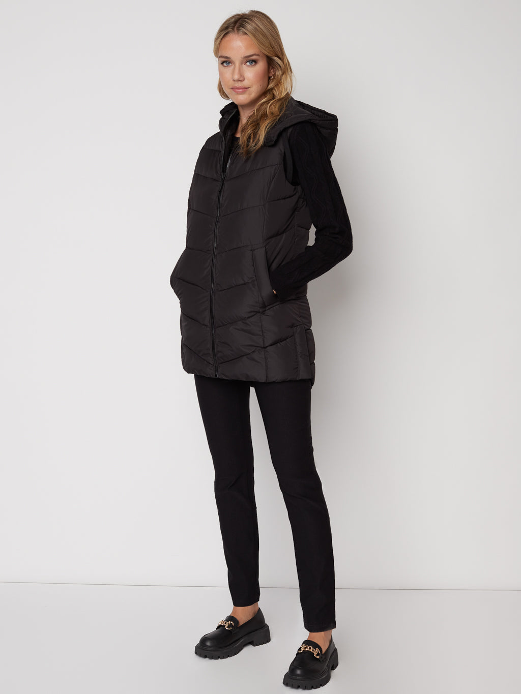 Mid thight semi-fitted coat