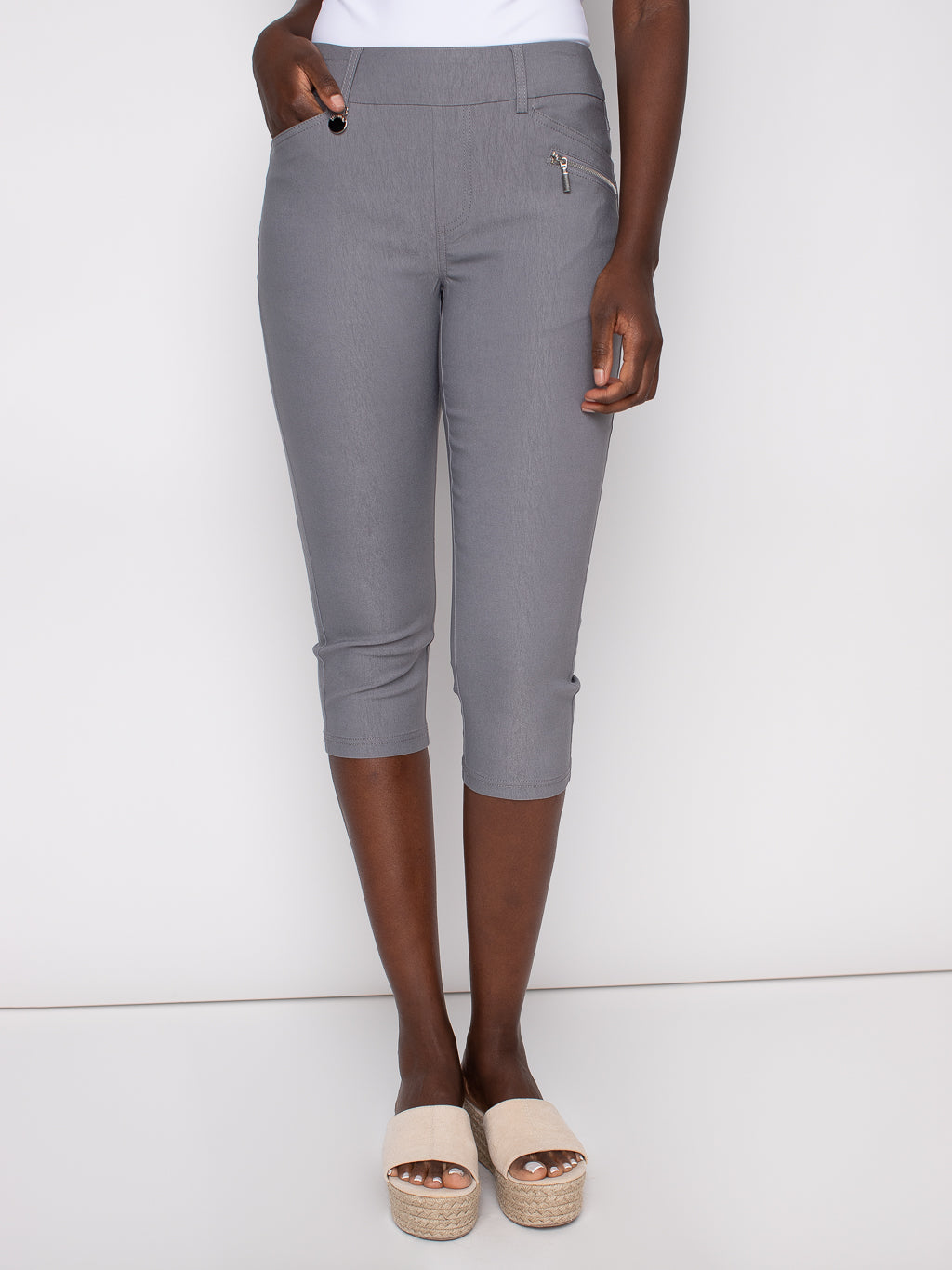 Straight fitted pull-on capri