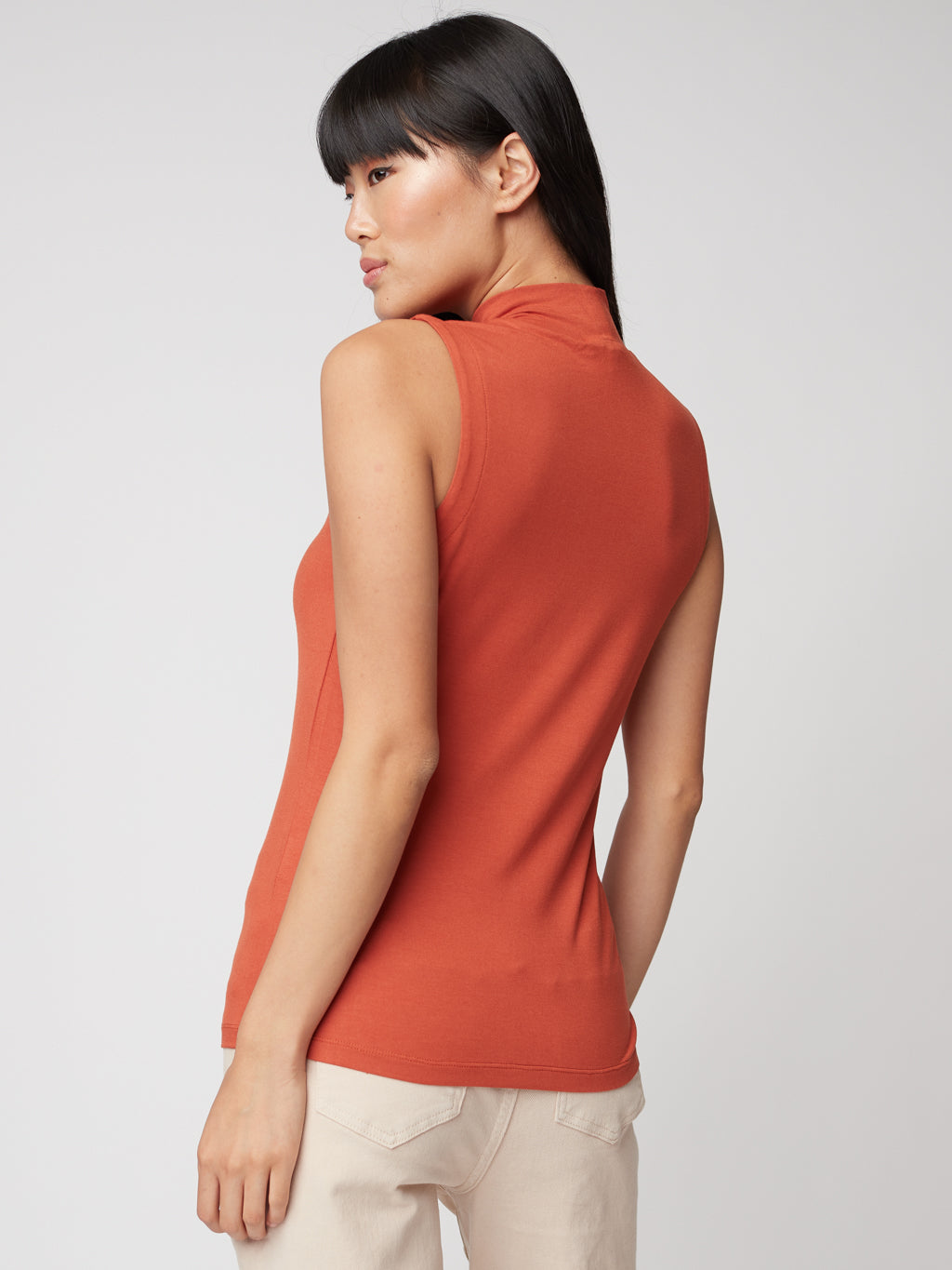 Semi-fitted tank top