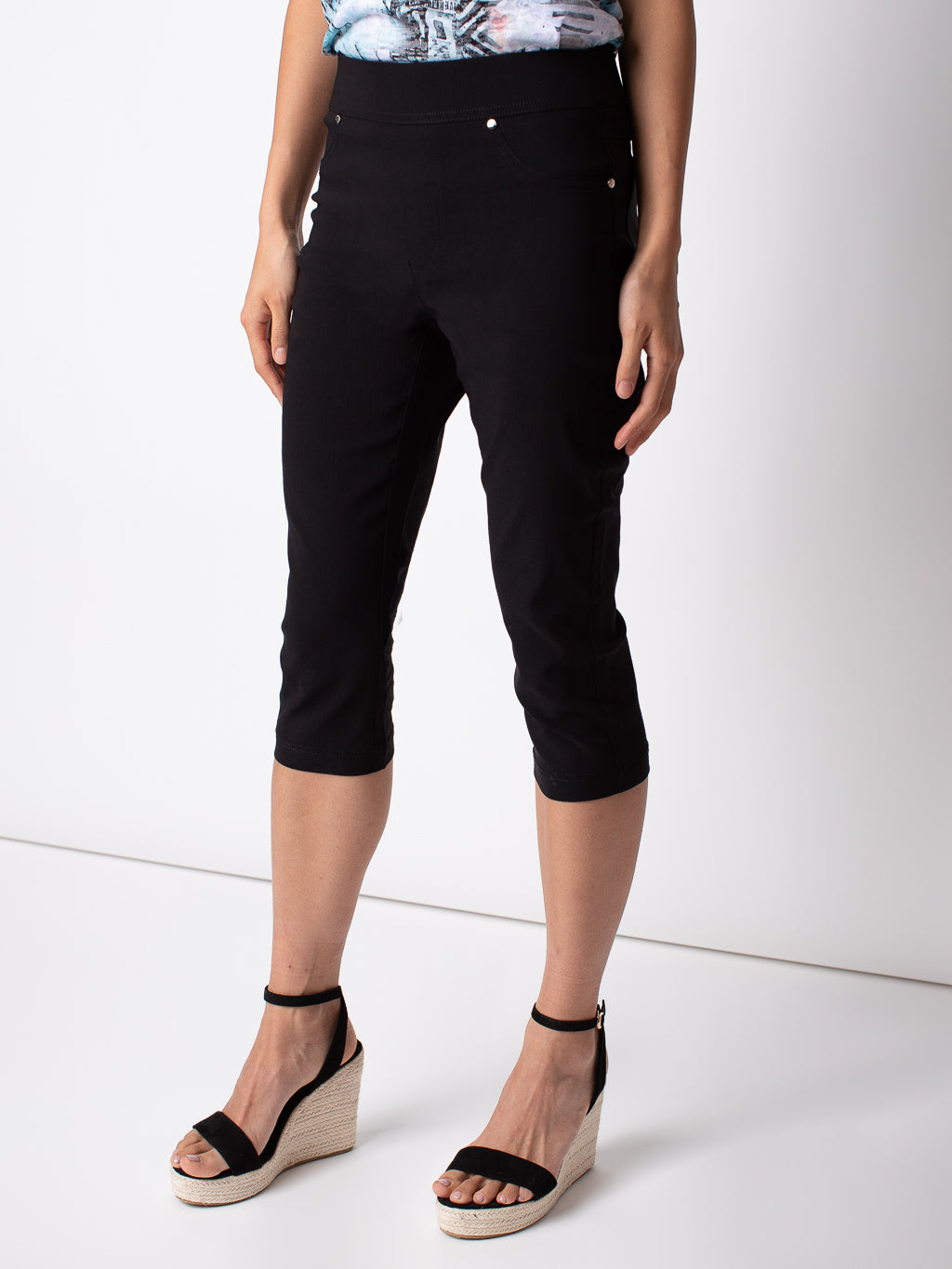 Skinny fitted pull-on capri