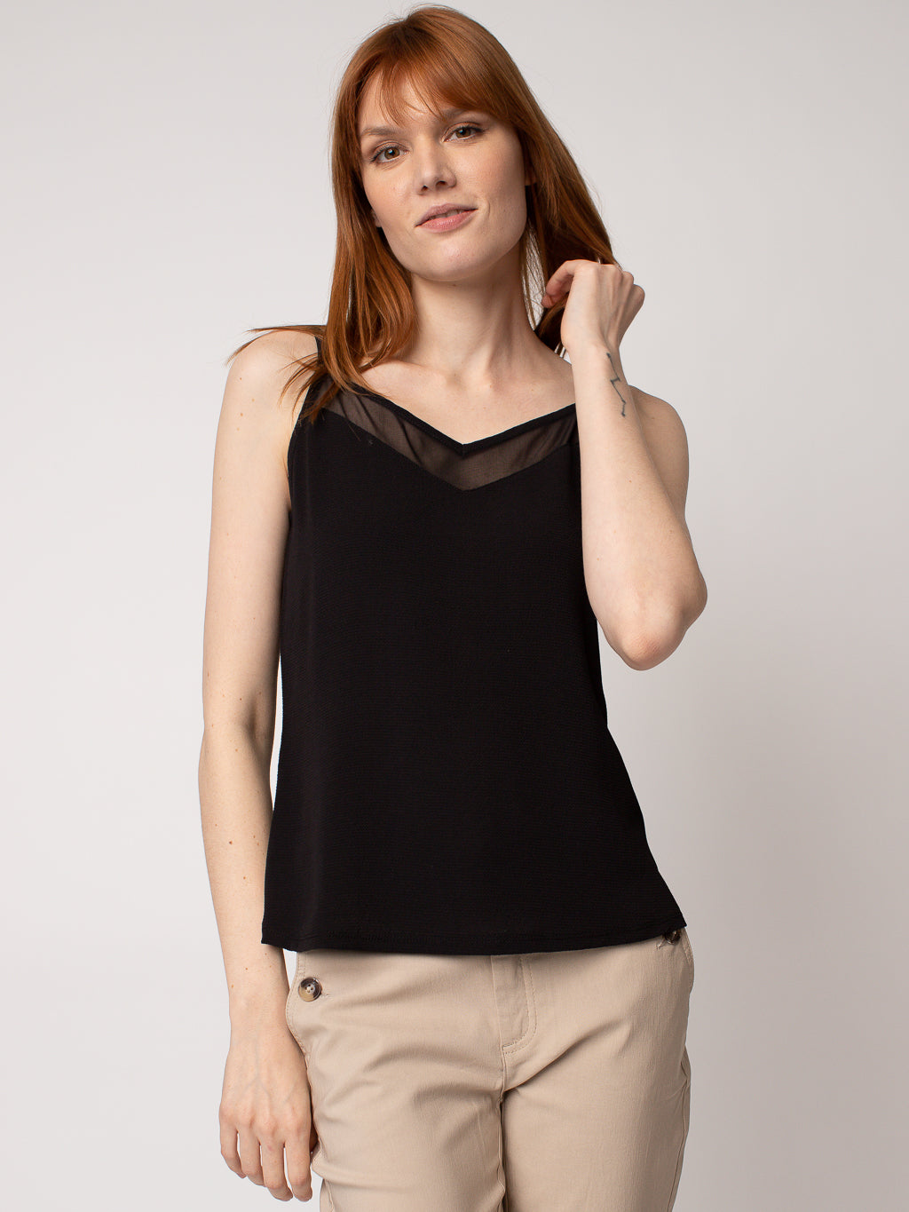 Camisole semi-ajustée avec détails semi-transparents