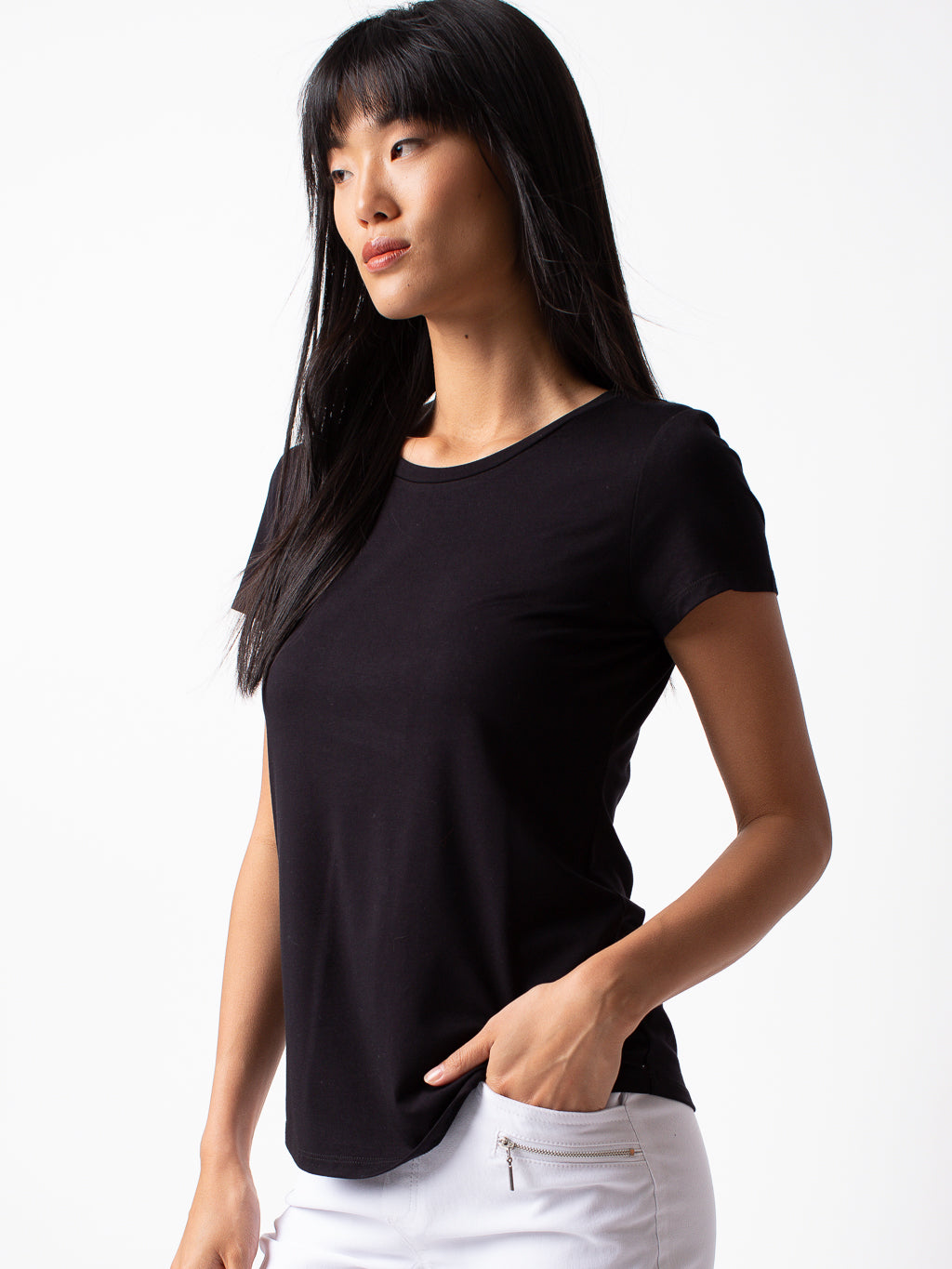 Short-sleeve semi-fitted t-shirt
