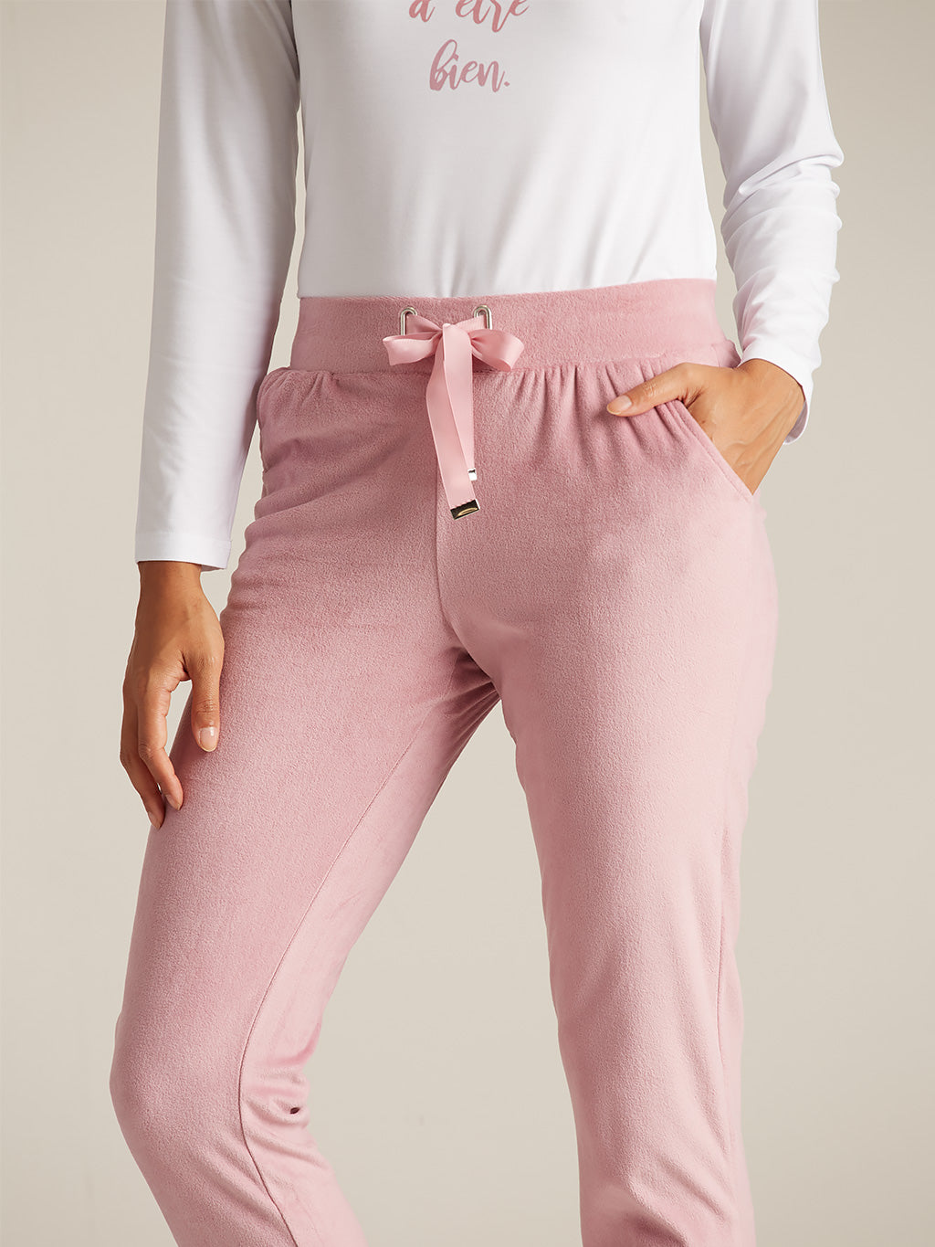Semi-fitted lounge pant