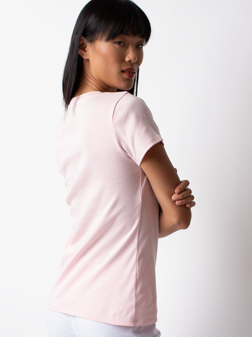 Short-sleeve semi-fitted t-shirt