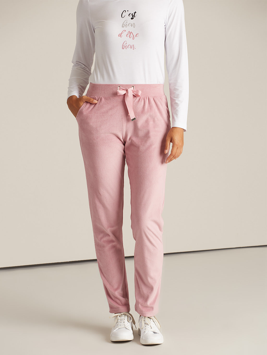 Semi-fitted lounge pant