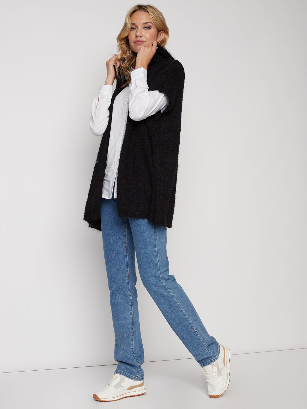 Sleeveless loose open knit cardigan